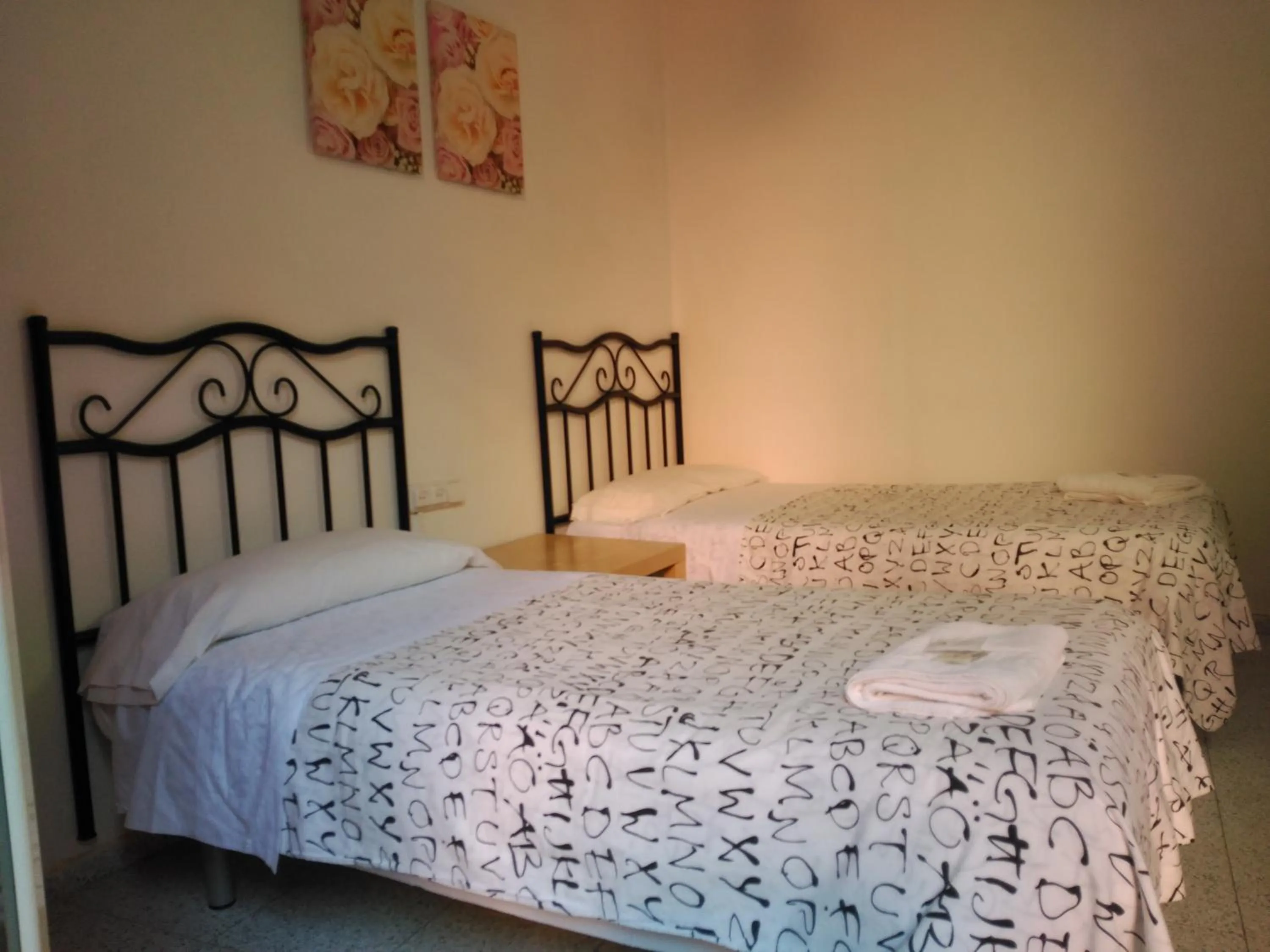 Decorative detail, Bed in Hostal River