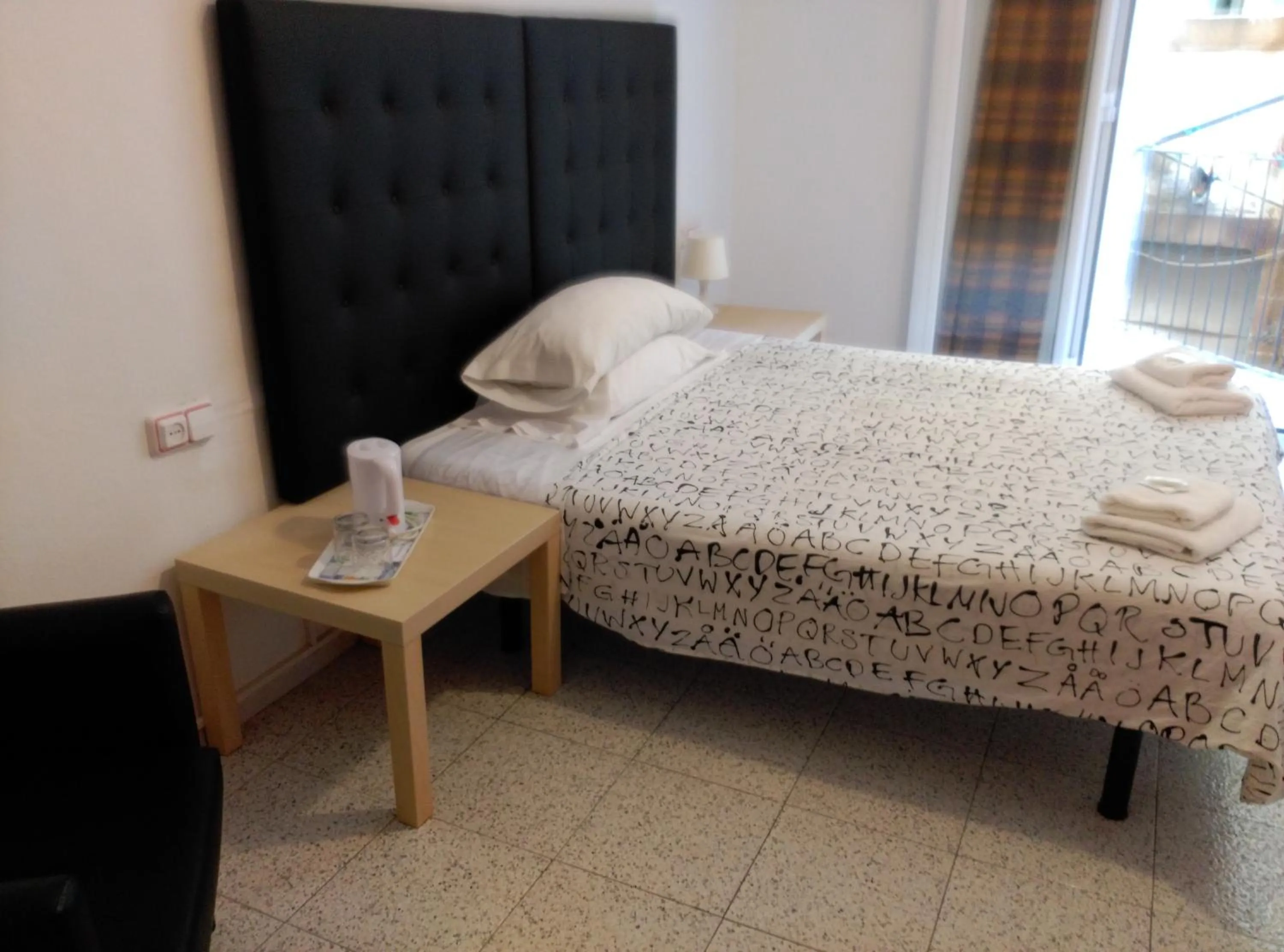 Photo of the whole room, Bed in Hostal River