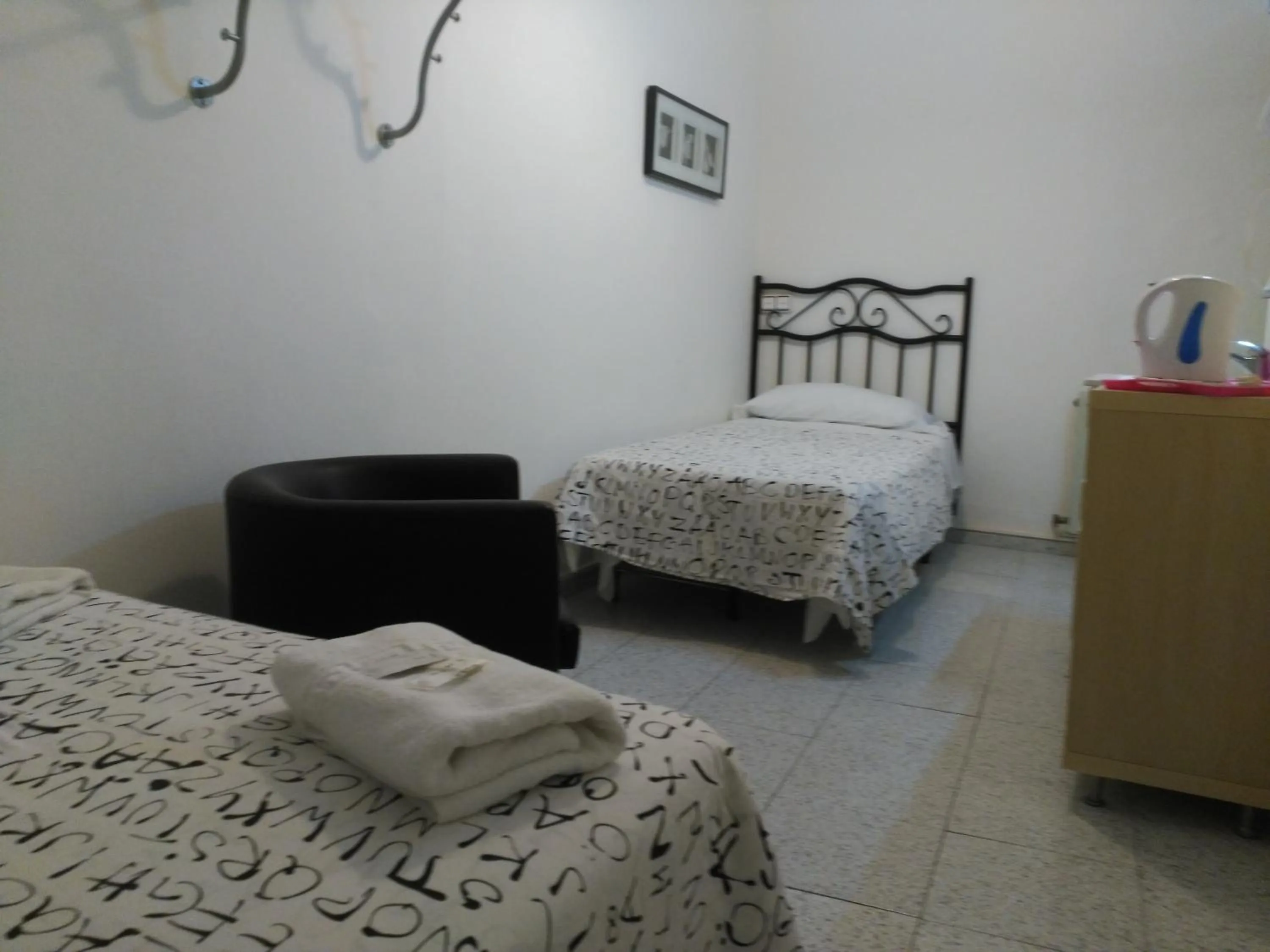 Decorative detail, Bed in Hostal River