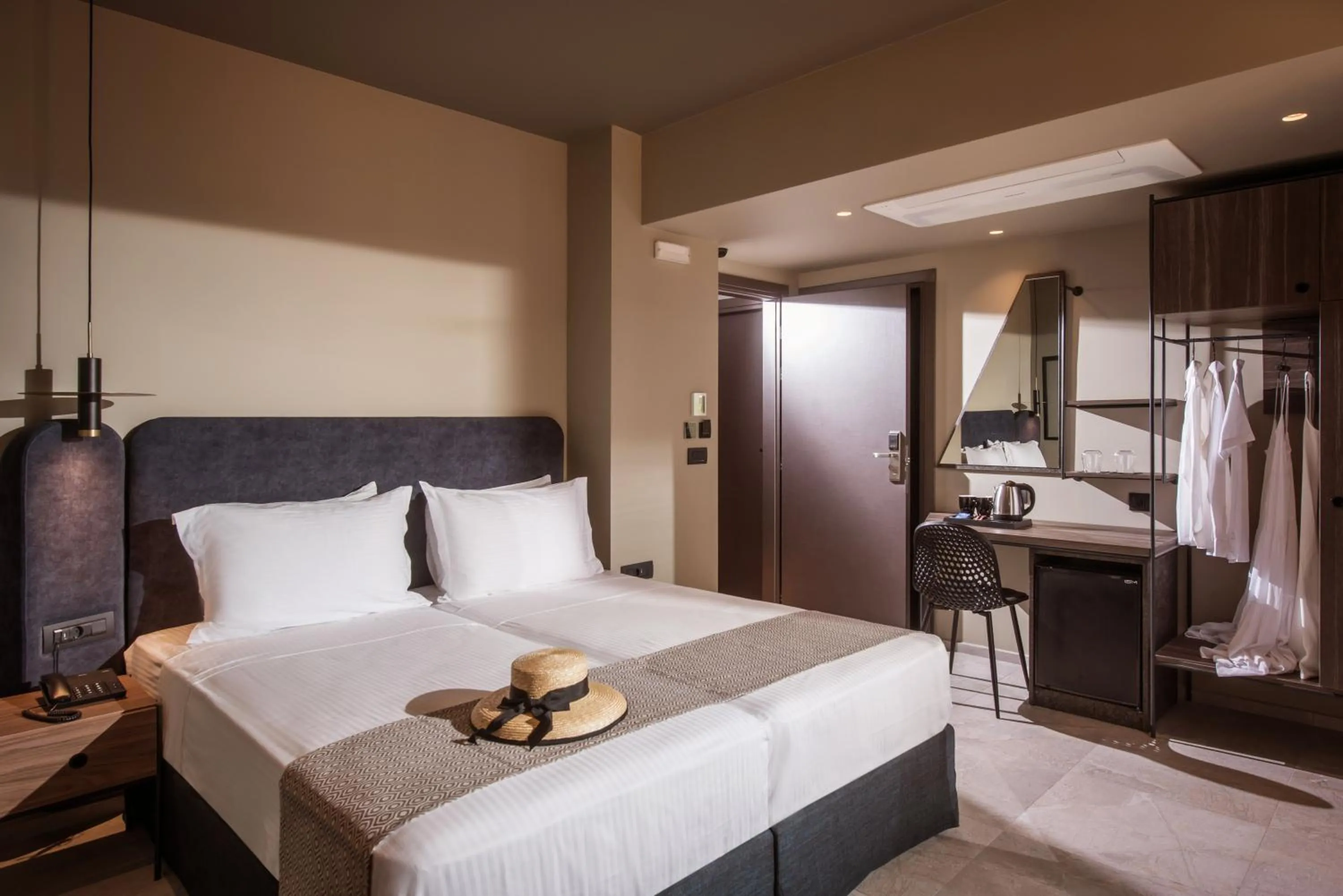 Bedroom, Bed in Petousis Hotel & Suites