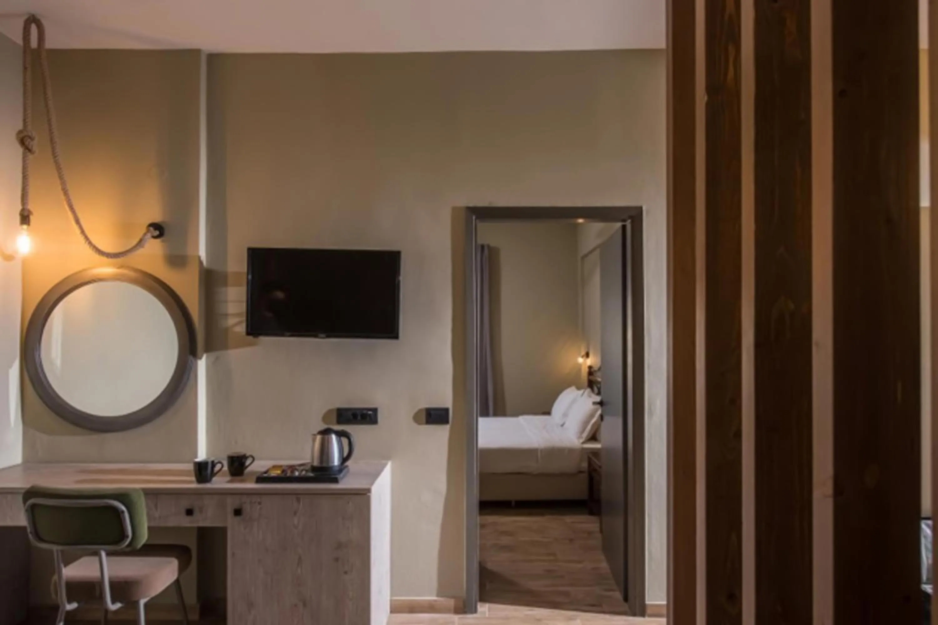 Bedroom, Bed in Petousis Hotel & Suites