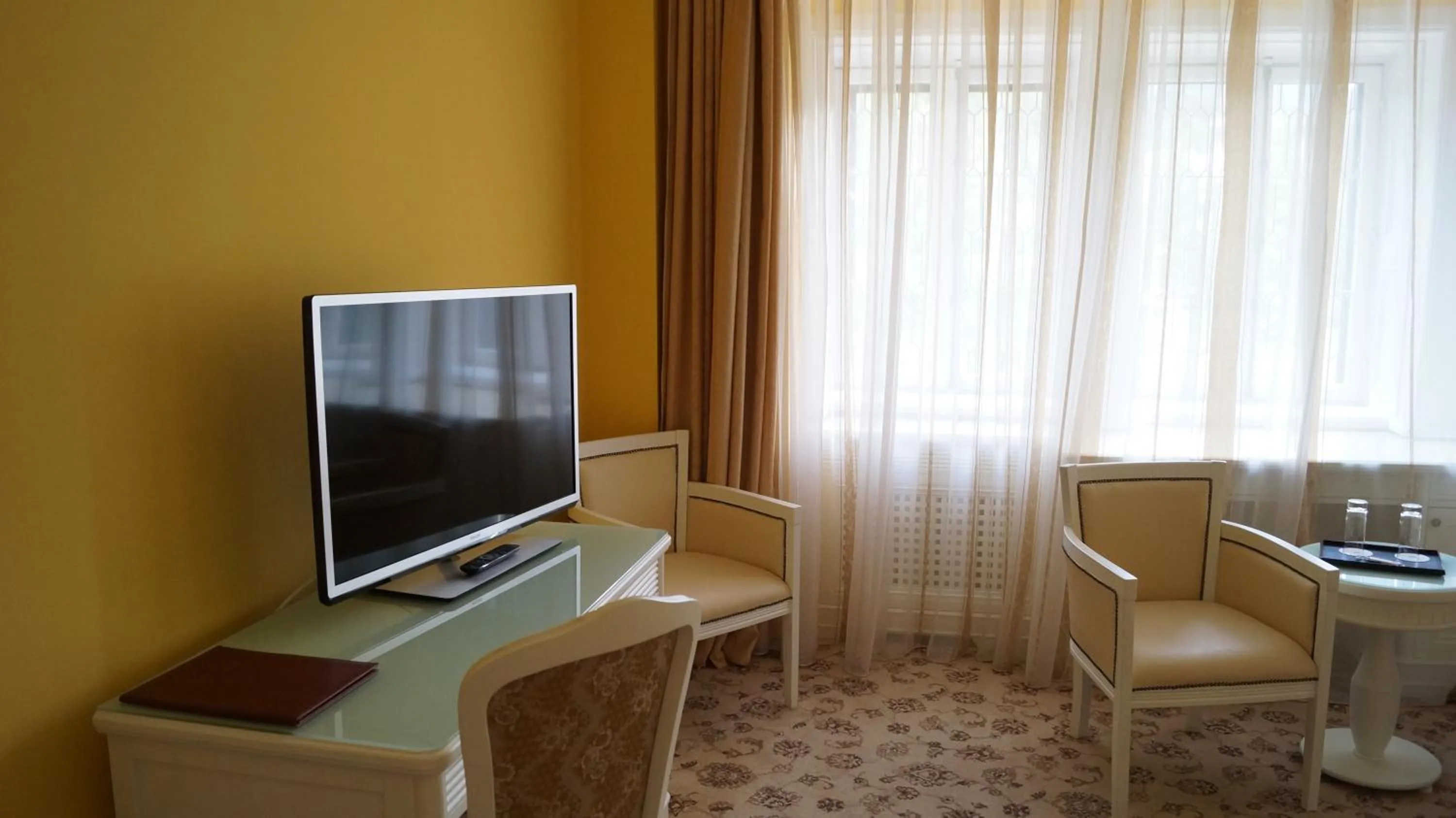 TV and multimedia in Complex La Tunuri - Vila Economat