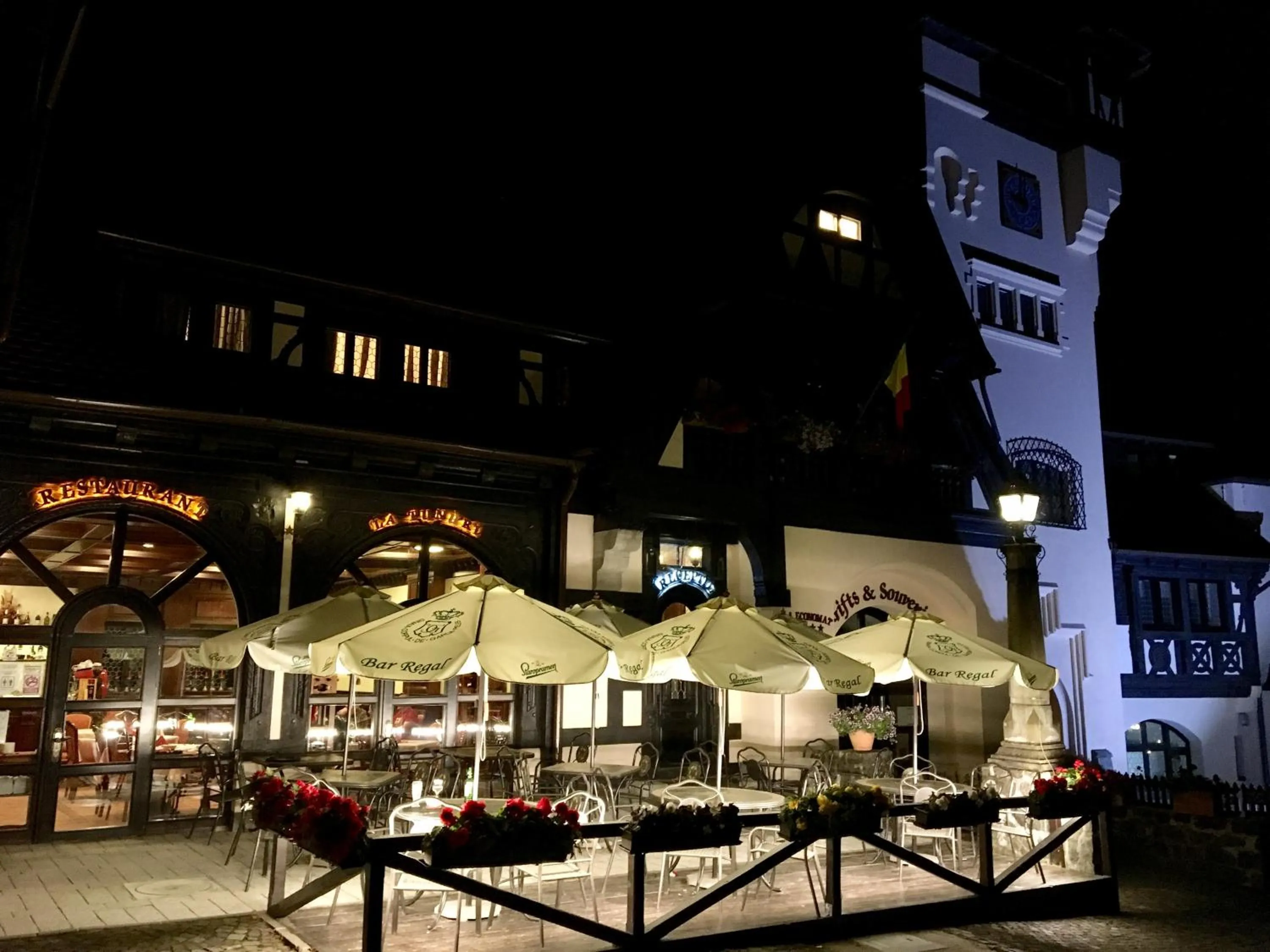 Property building in Complex La Tunuri - Vila Economat