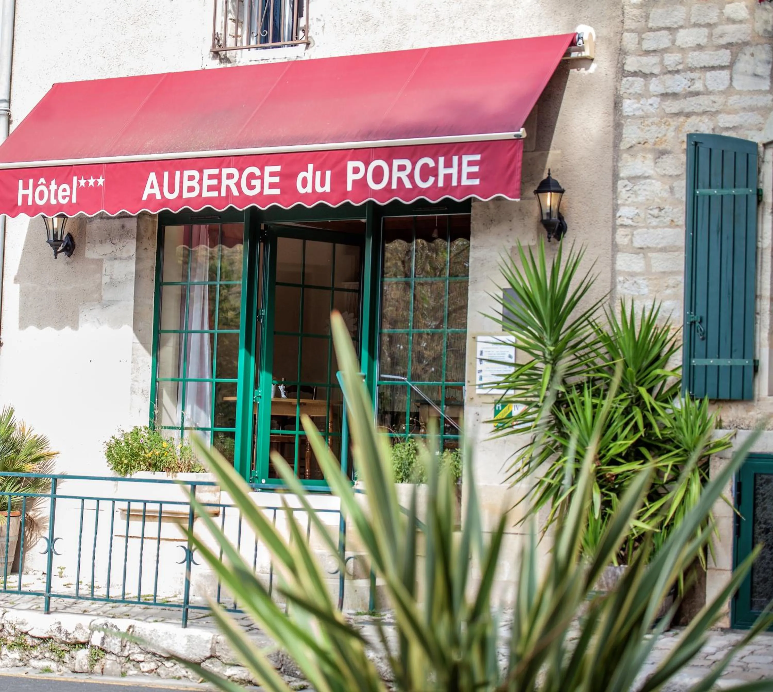 Property building in AUBERGE DU PORCHE