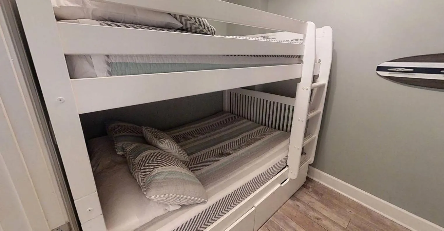 Bed in Sunrise 2103