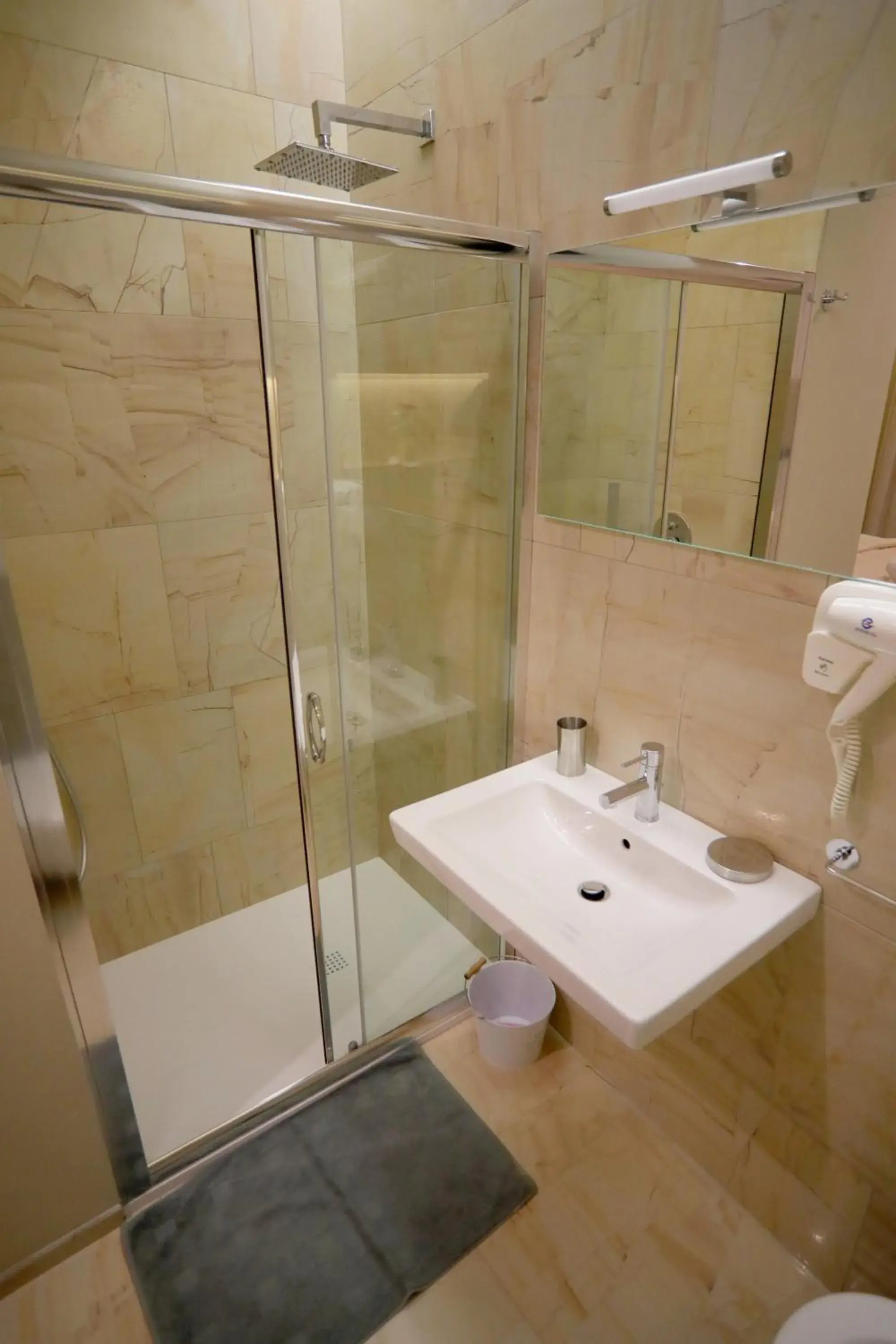 King Room with Balcony in B&B IL GROTTINO King Room with Balcony in B&B IL GROTTINO