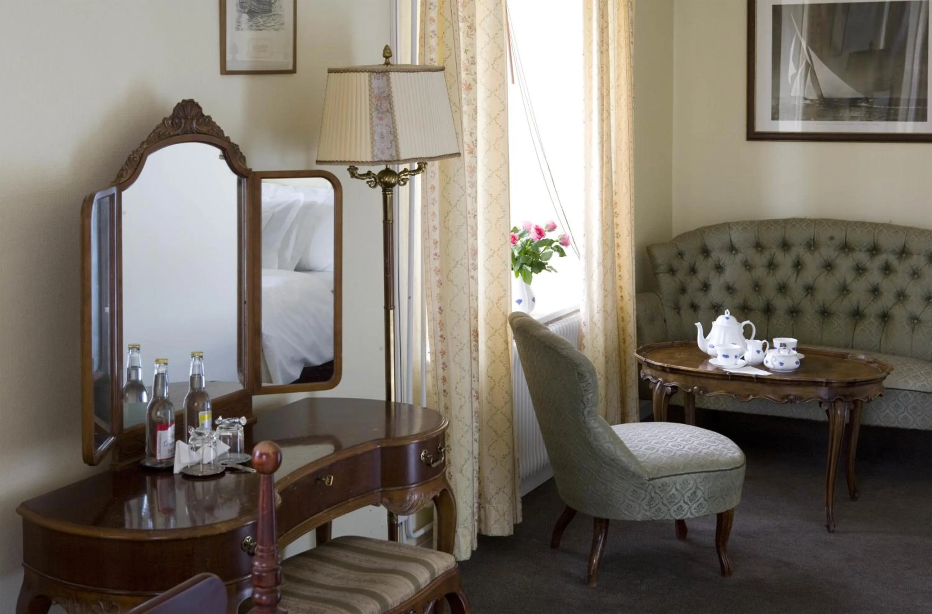 Communal lounge/ TV room in Hotell Blå Blom