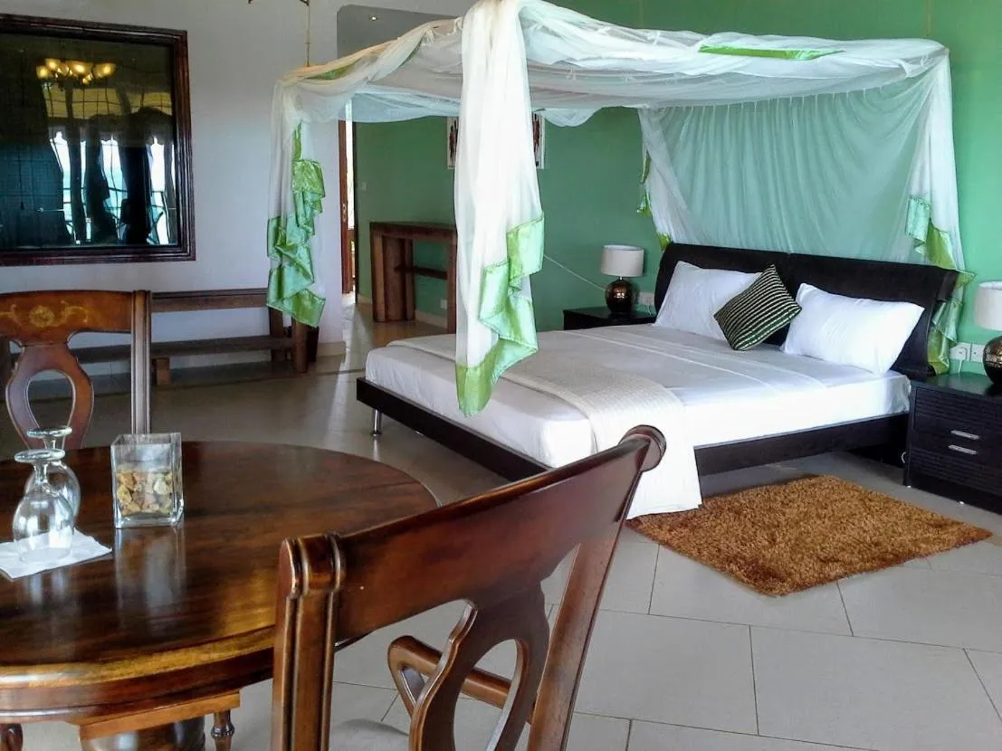 Bed in Villa Fleur De Lys