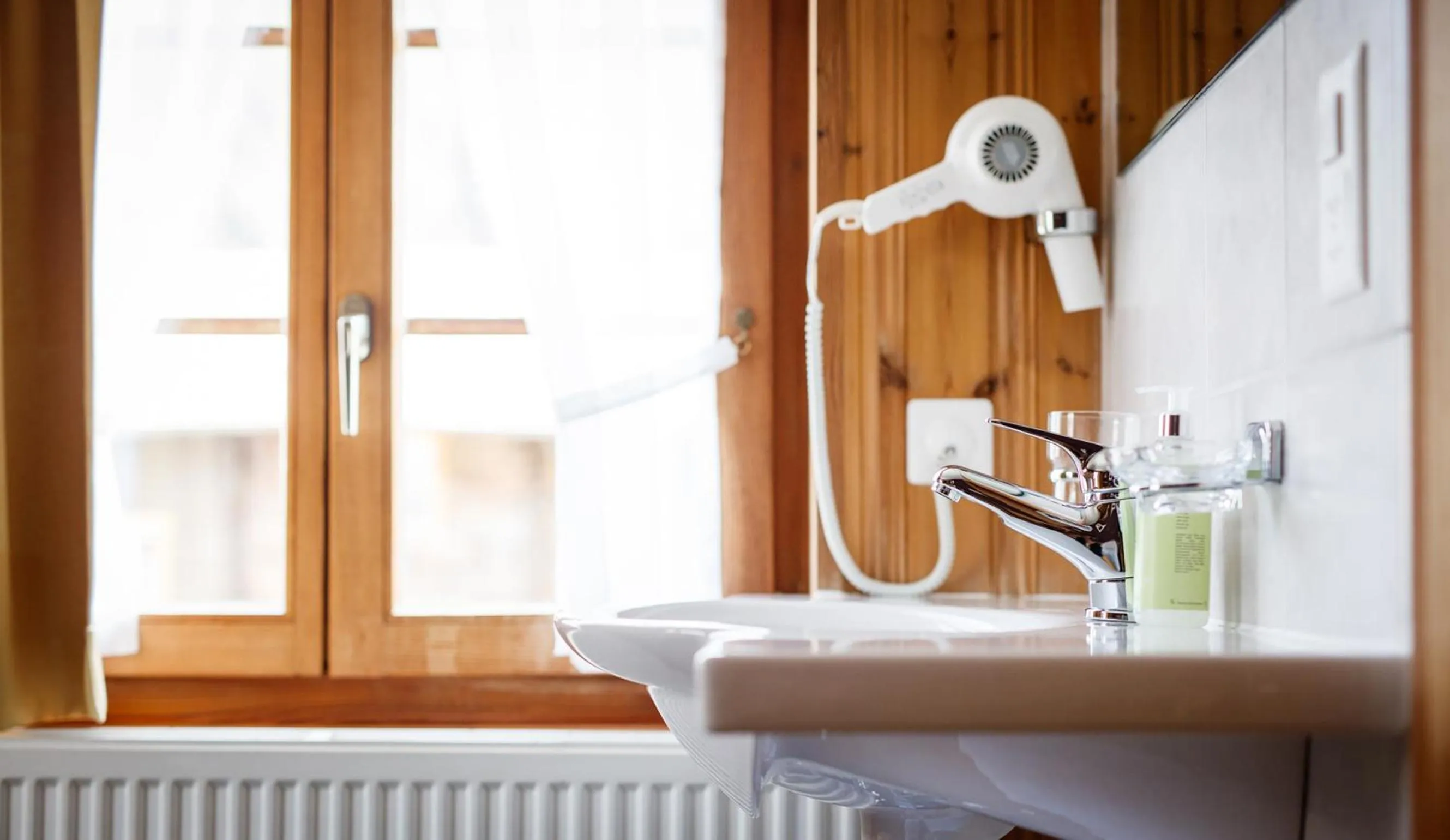 Bathroom in Hotel Nufenen