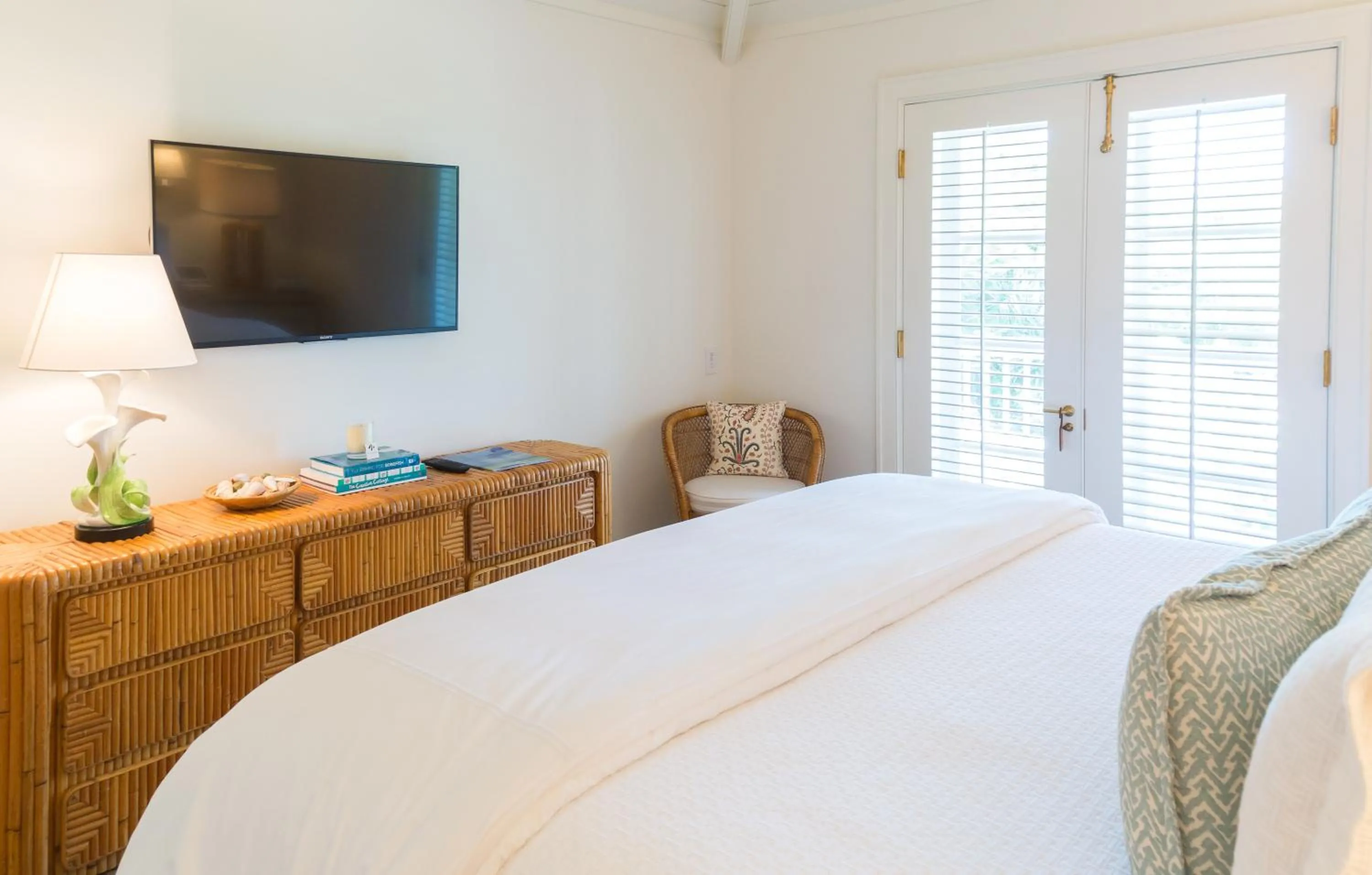 Bed in Eleven Bahama House