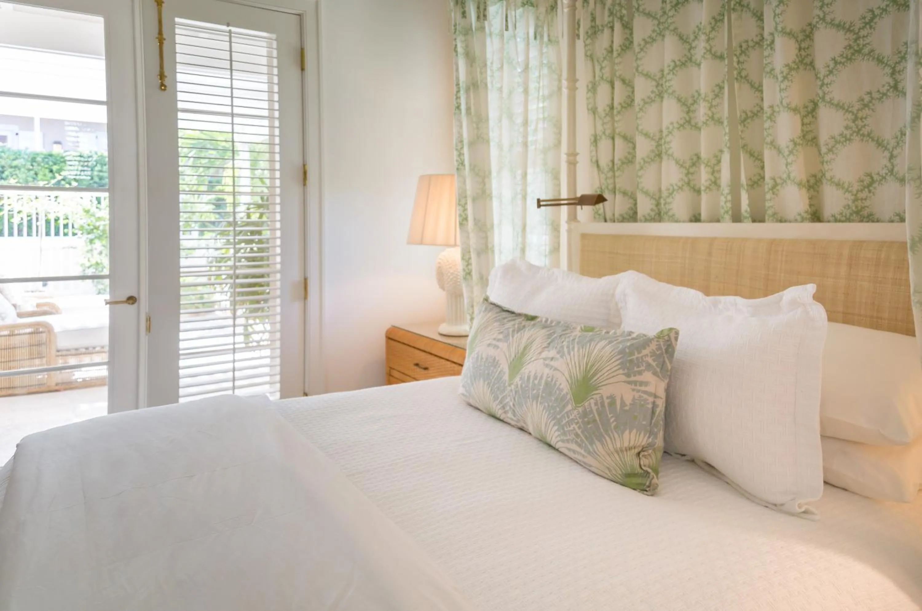Bed in Eleven Bahama House