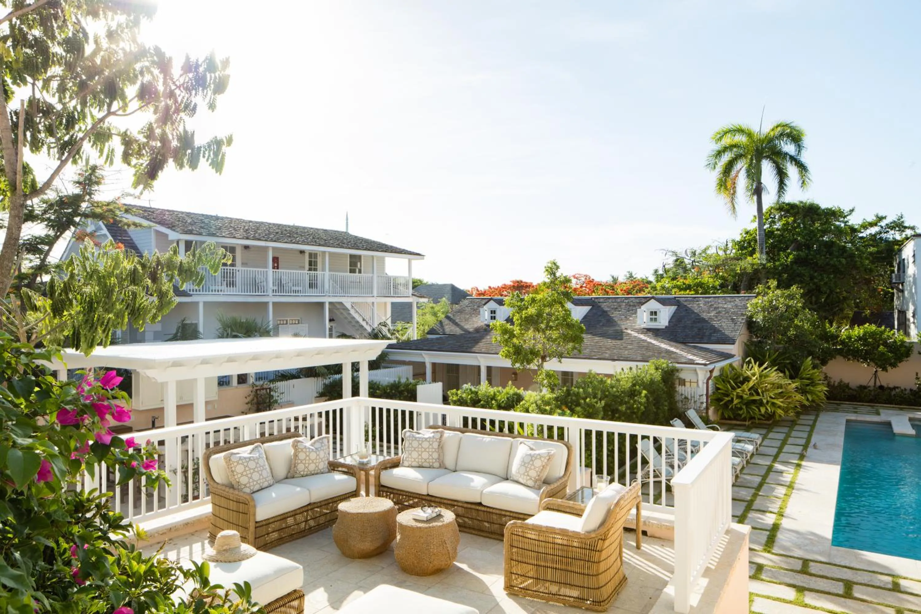 Property building in Eleven Bahama House