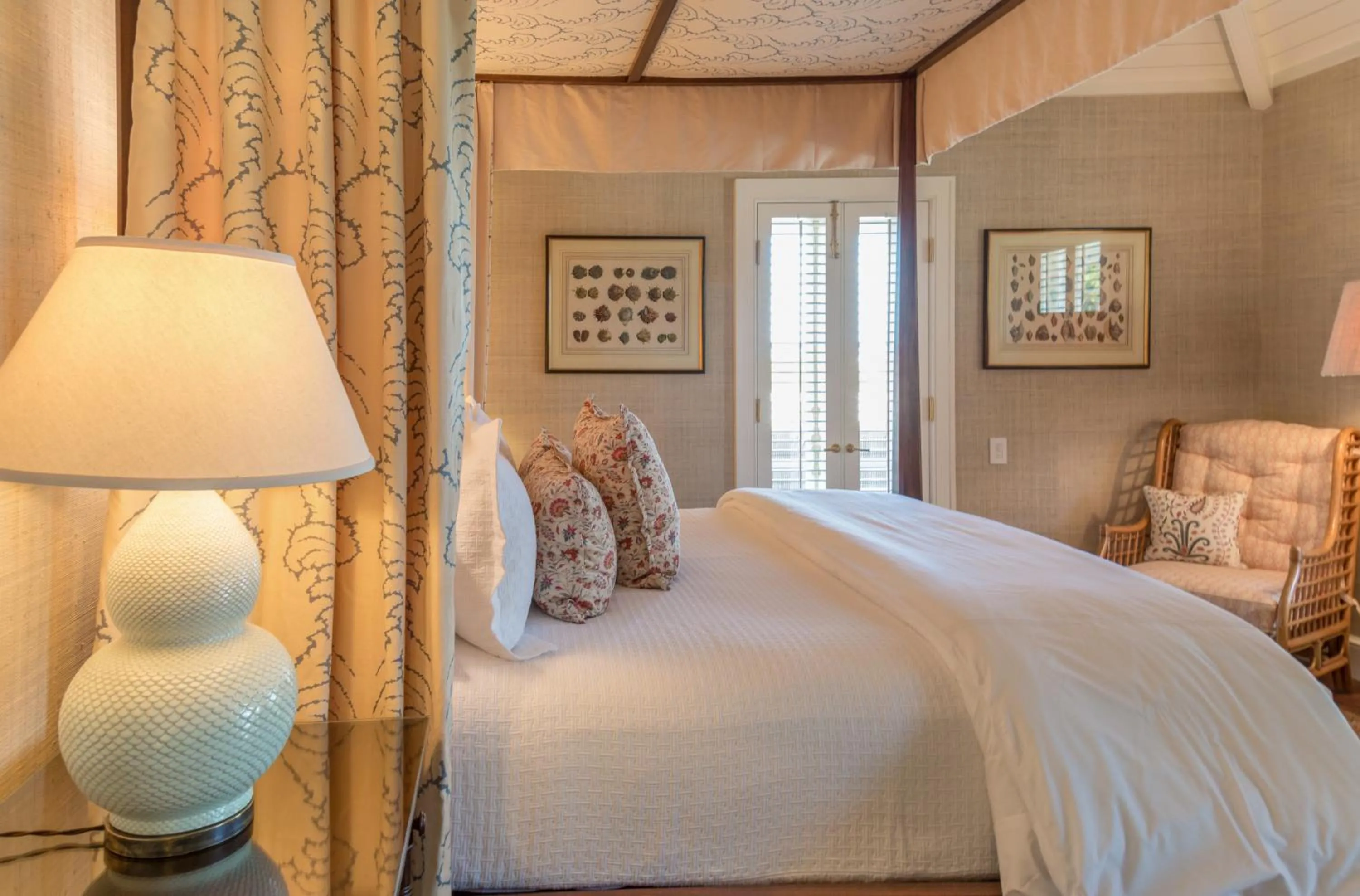 Bed in Eleven Bahama House