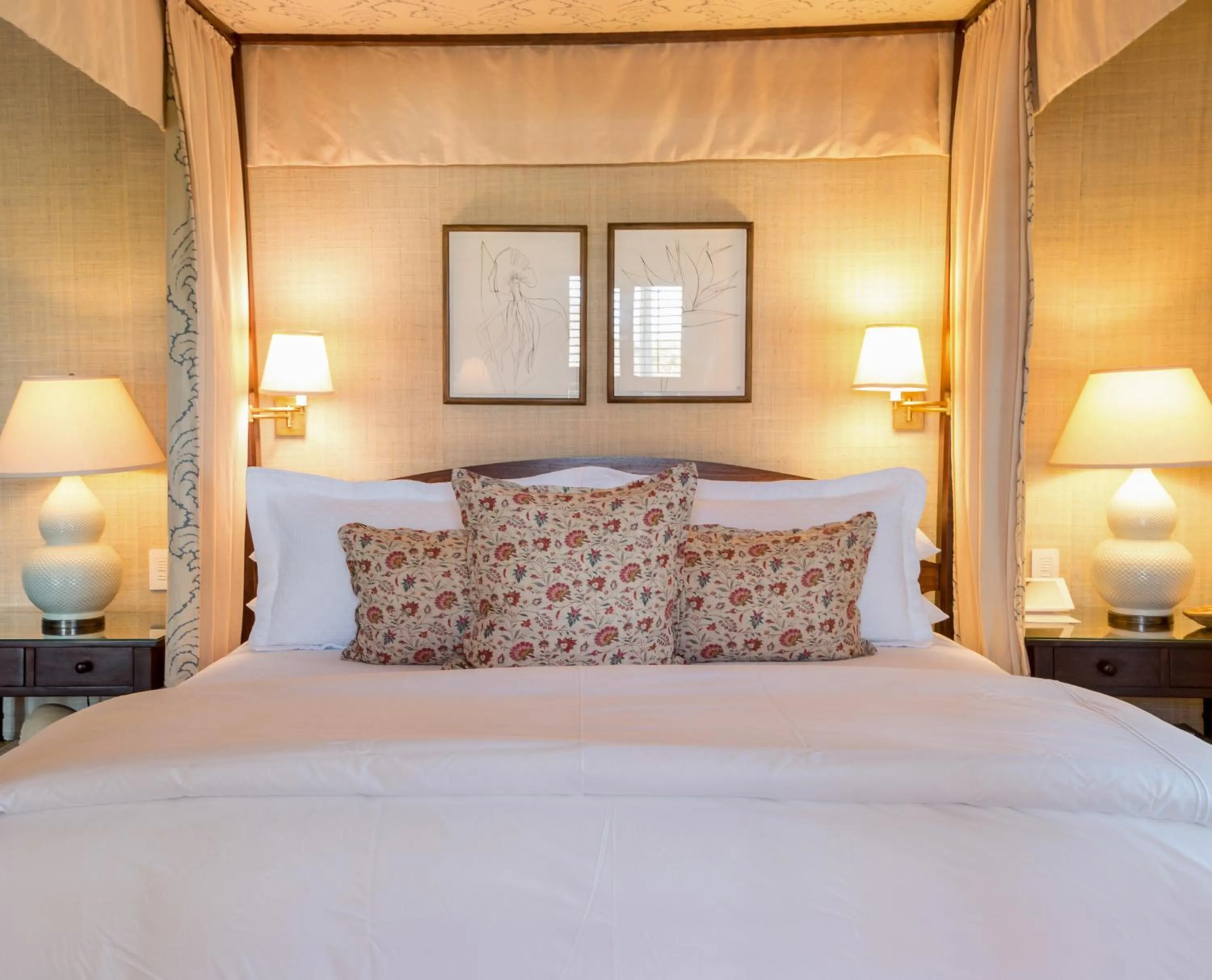 Bed in Eleven Bahama House