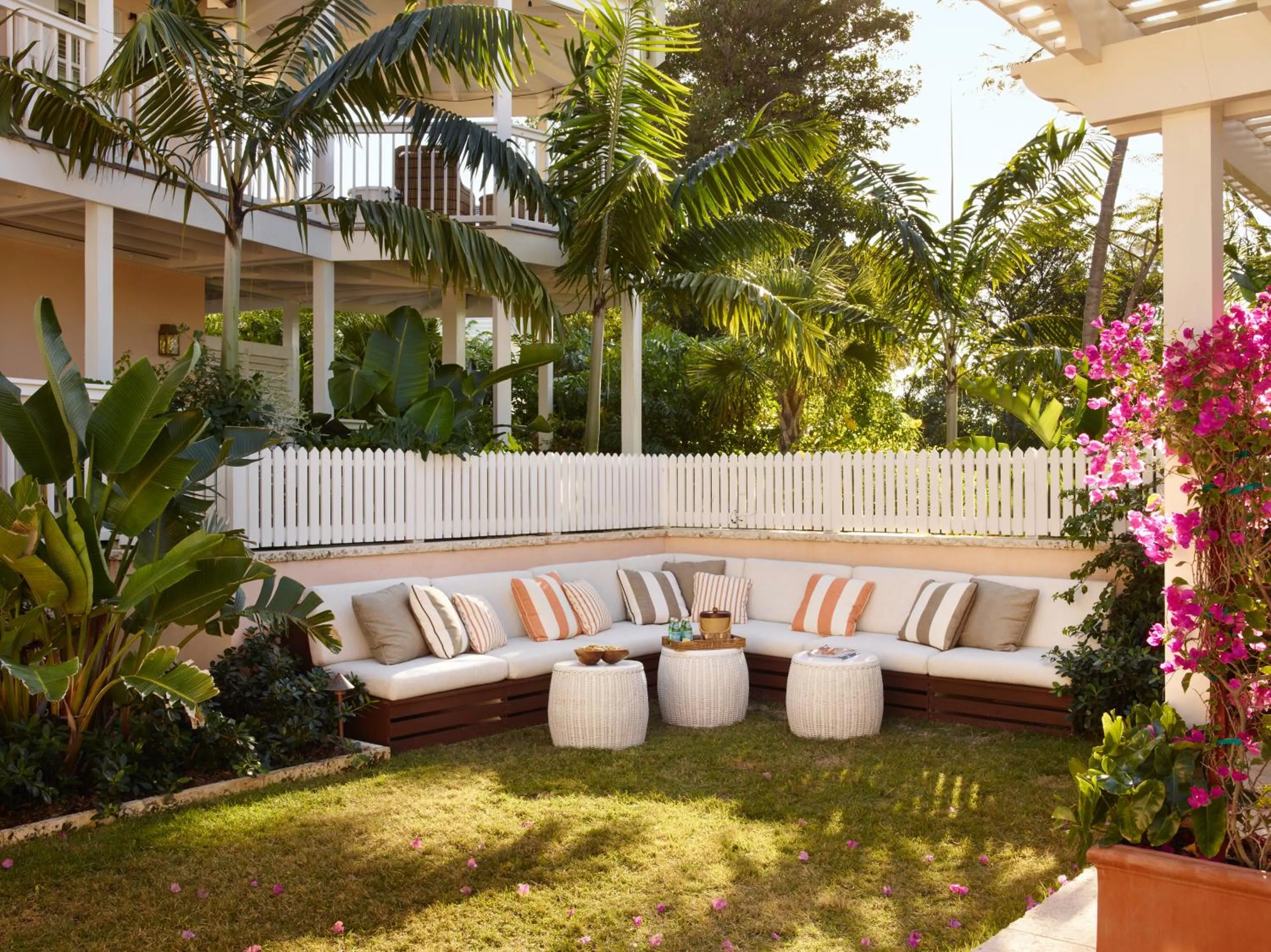 Property building in Eleven Bahama House