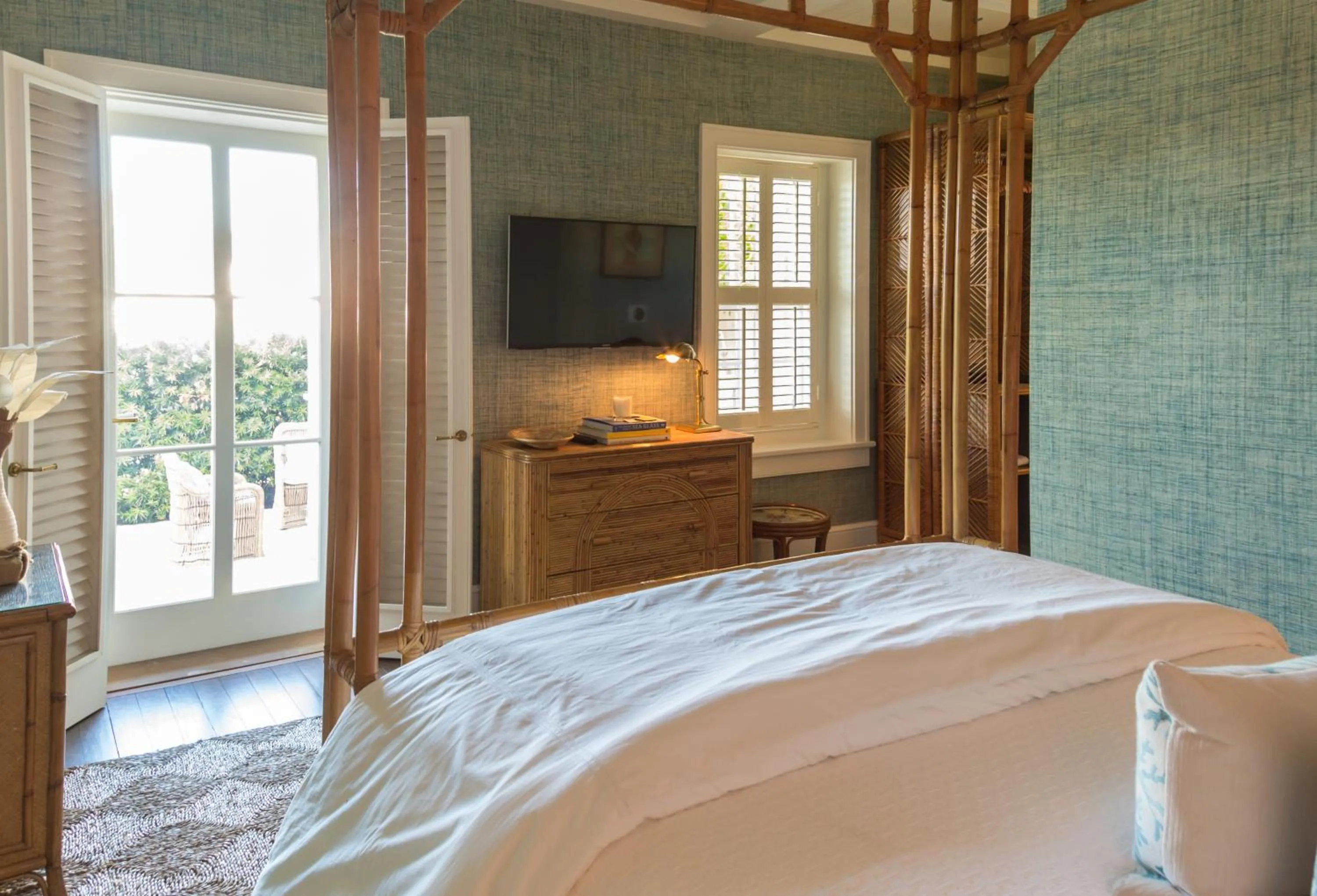 Bed in Eleven Bahama House