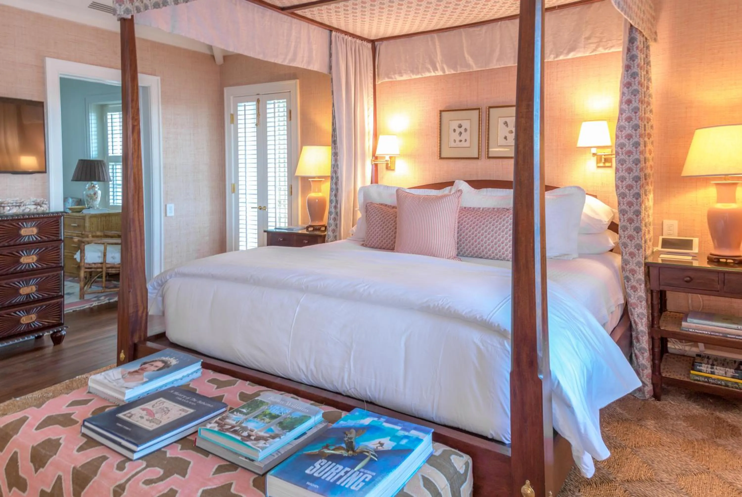 Bed in Eleven Bahama House
