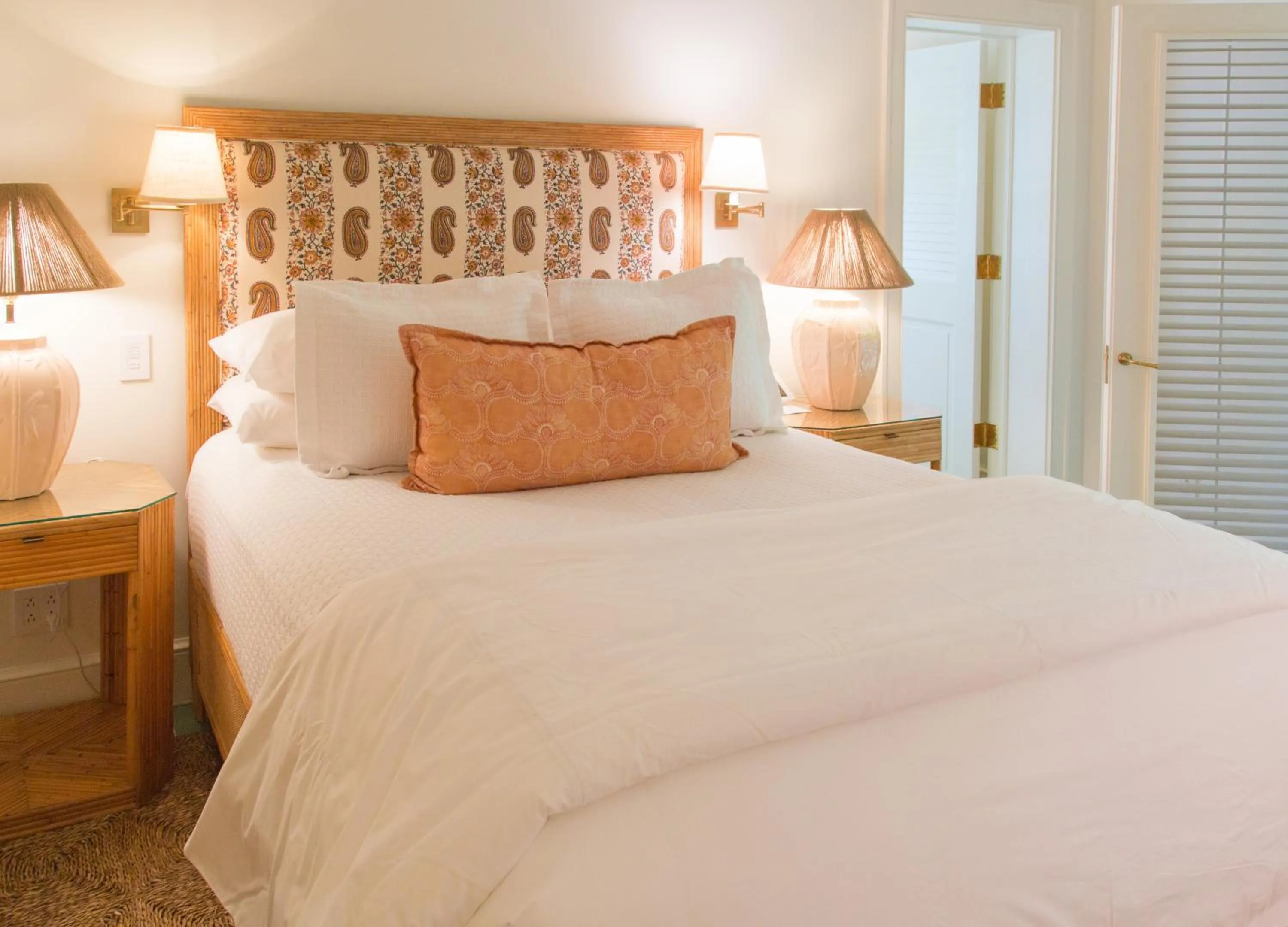 Bed in Eleven Bahama House