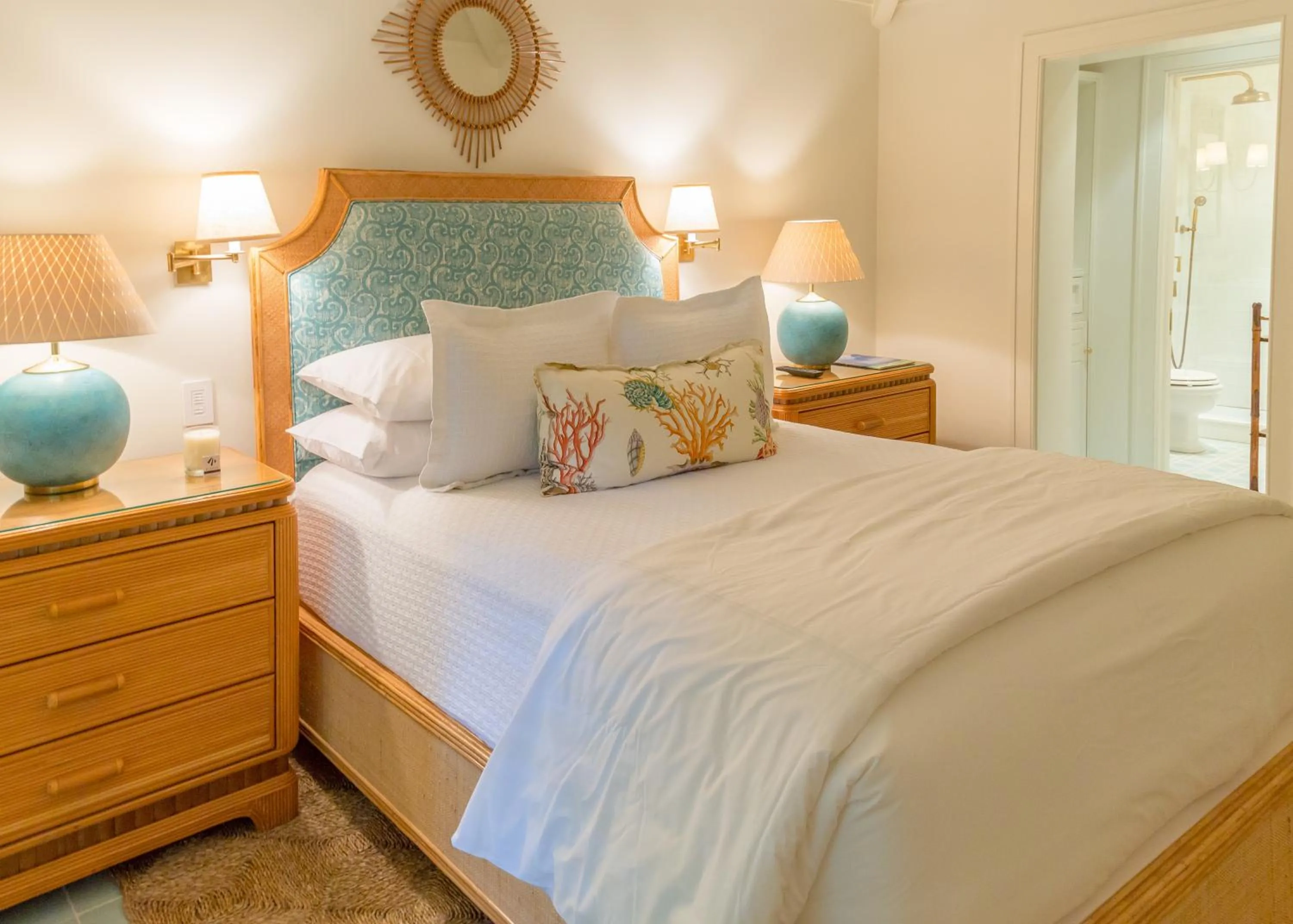 Bed in Eleven Bahama House