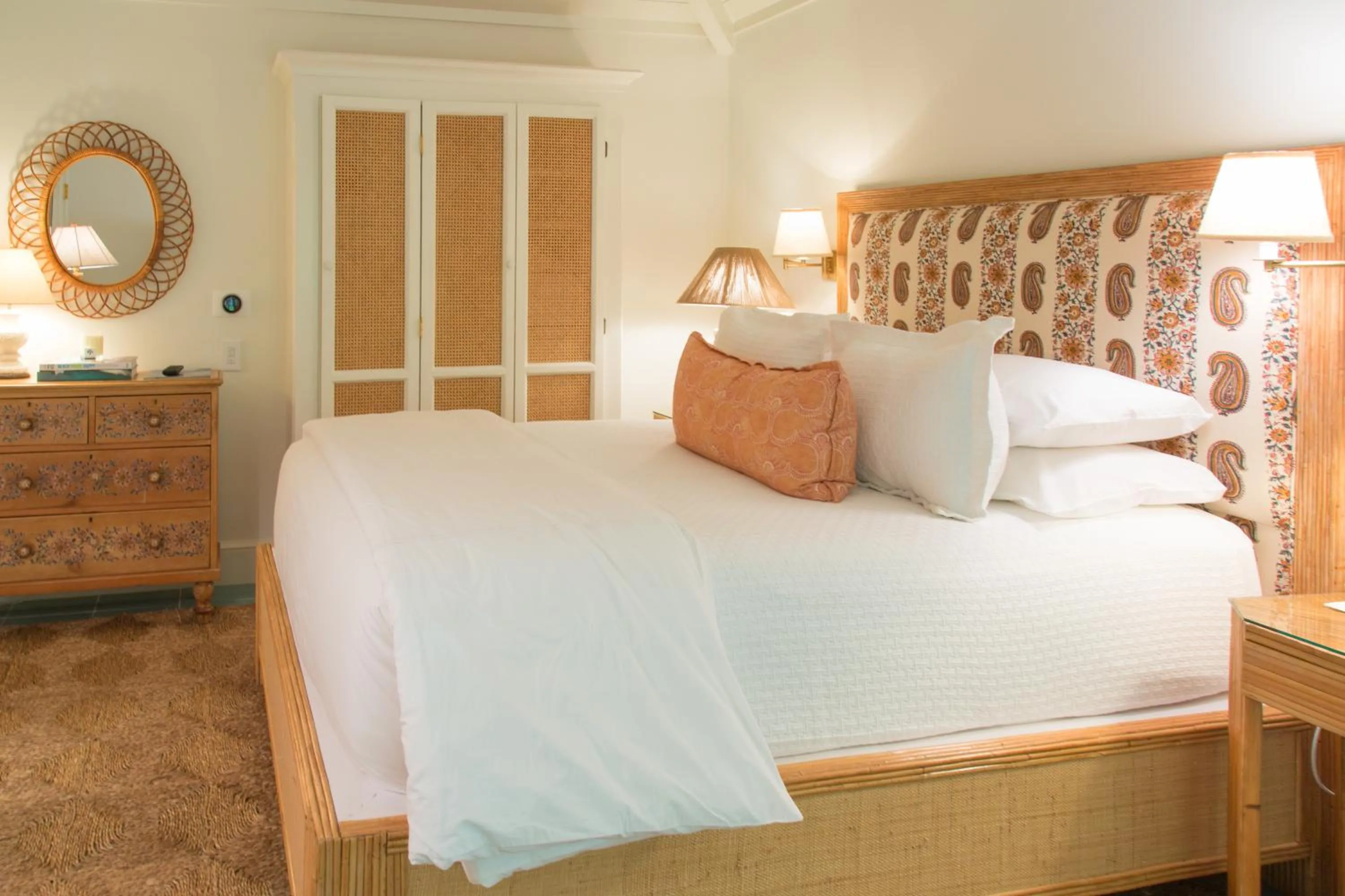 Bed in Eleven Bahama House