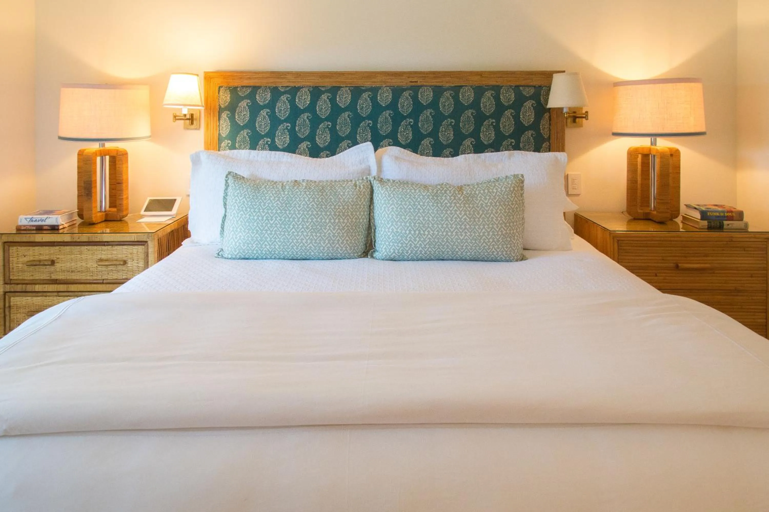 Bed in Eleven Bahama House