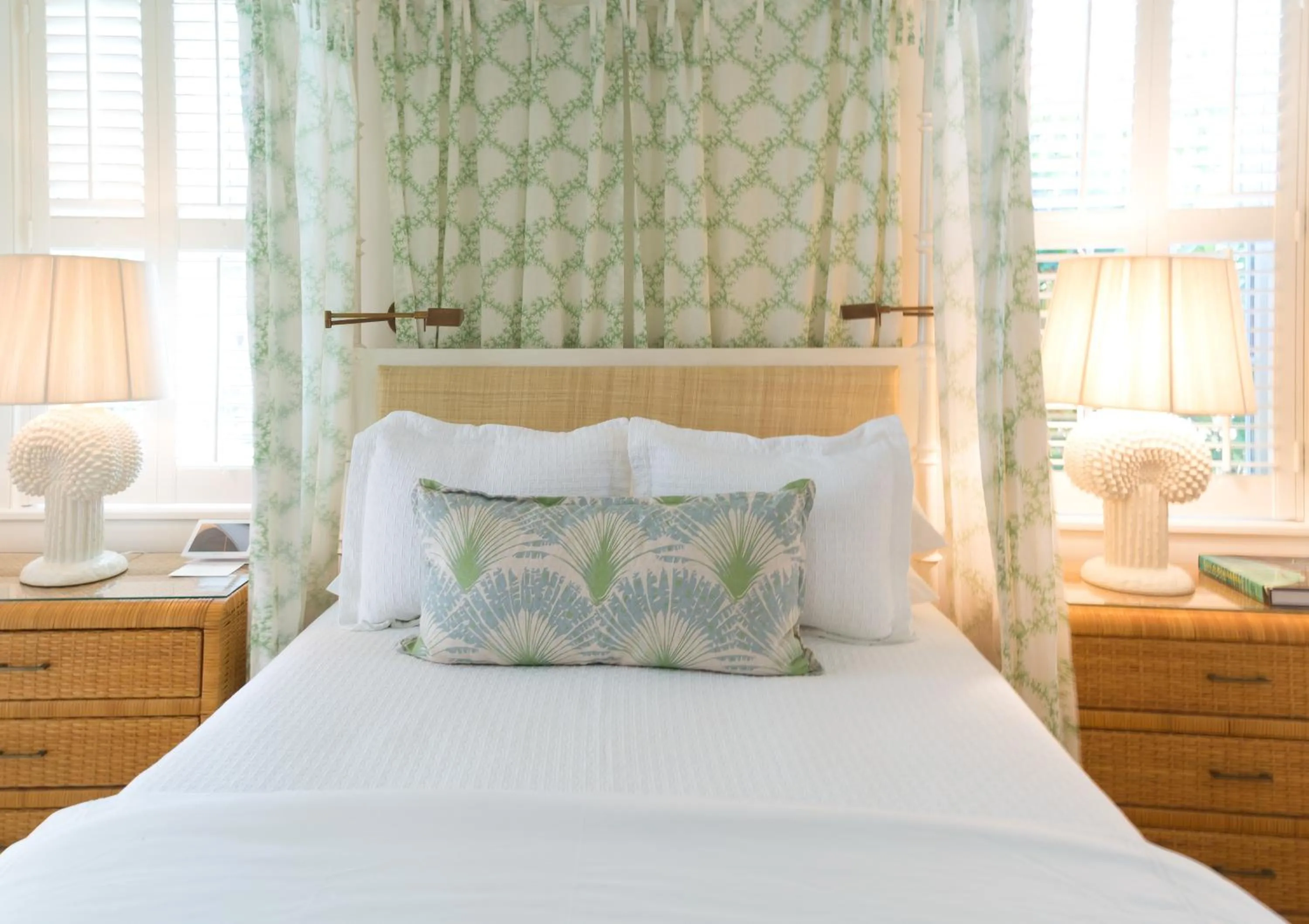 Bed in Eleven Bahama House