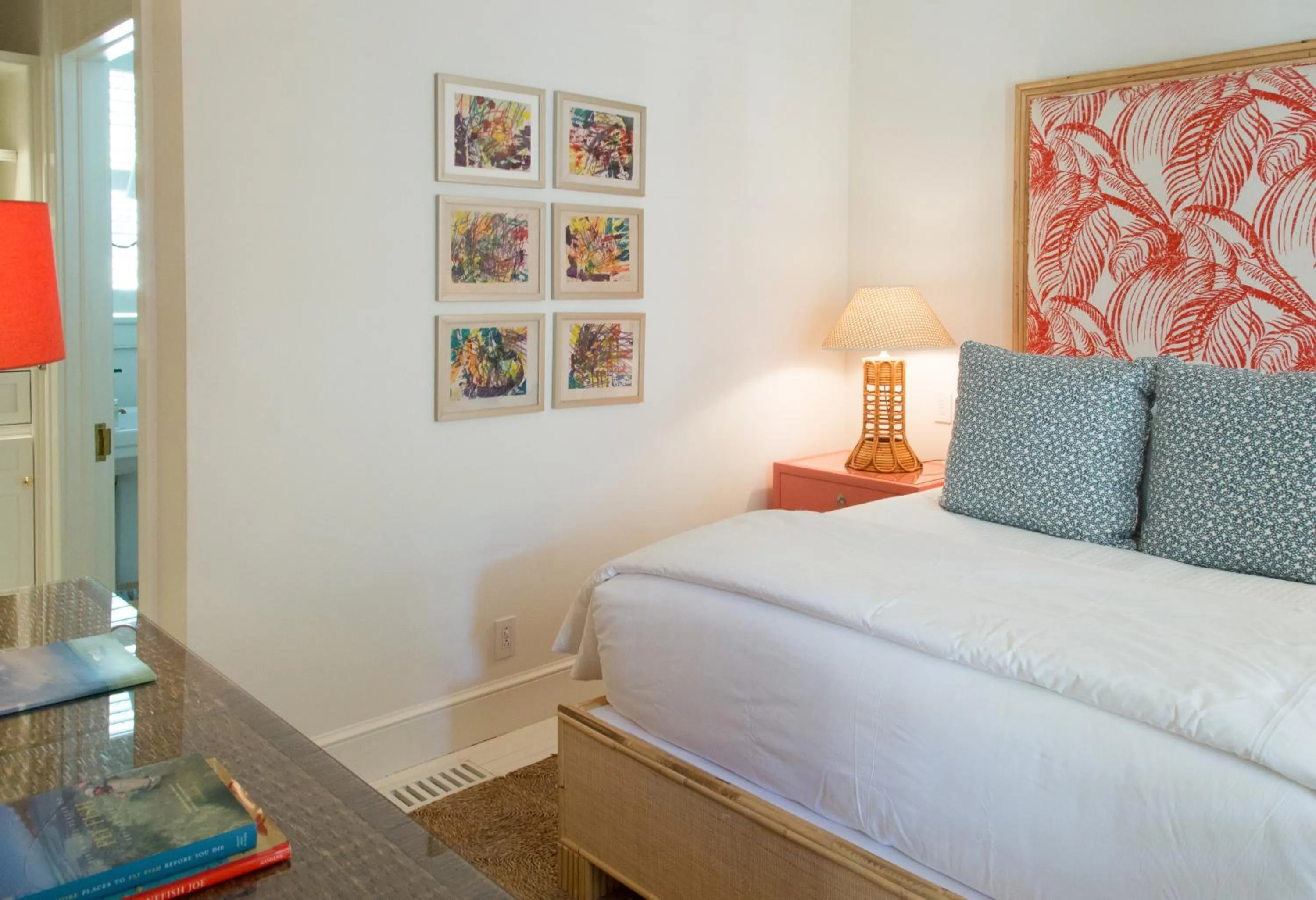 Bed in Eleven Bahama House