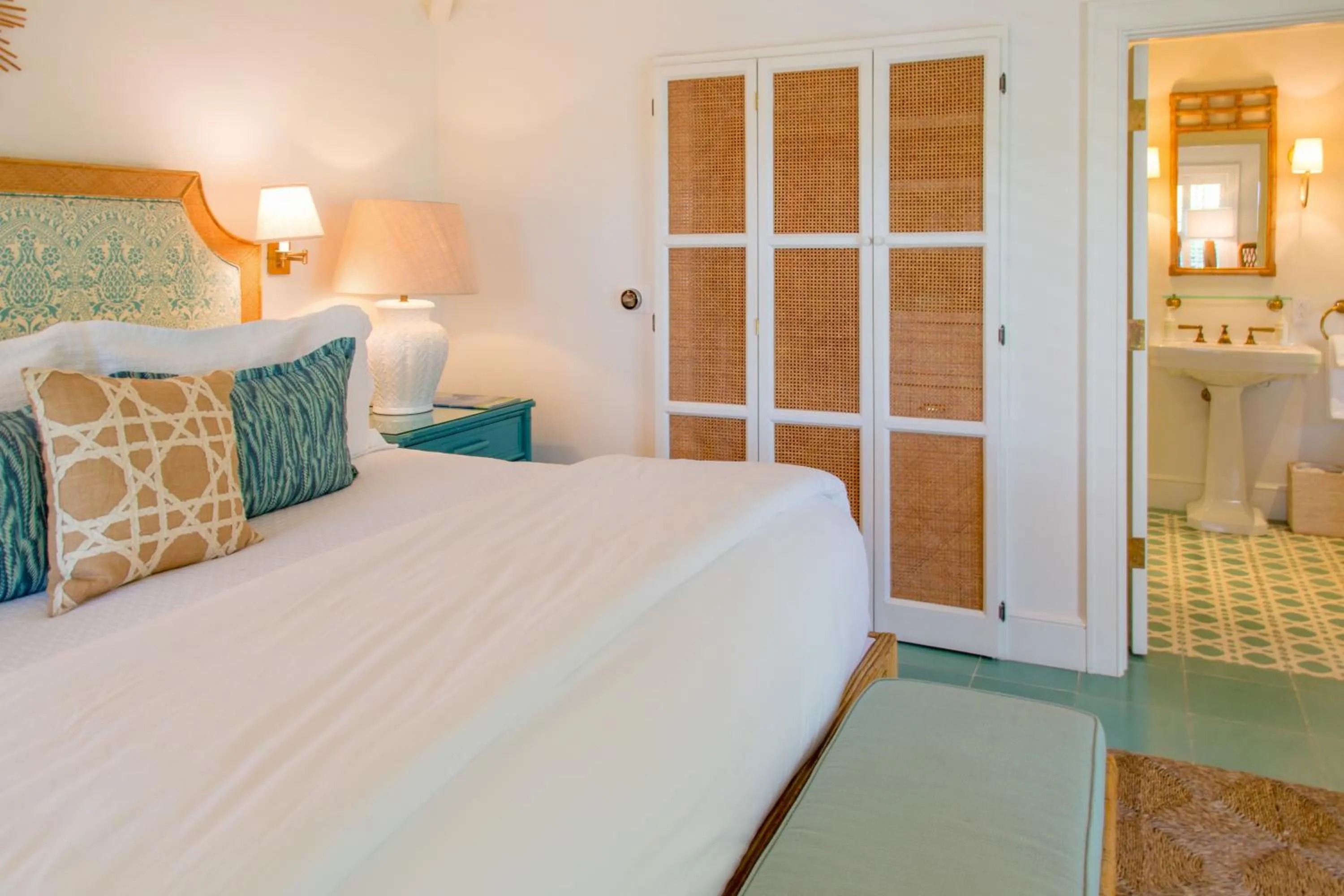 Bed in Eleven Bahama House