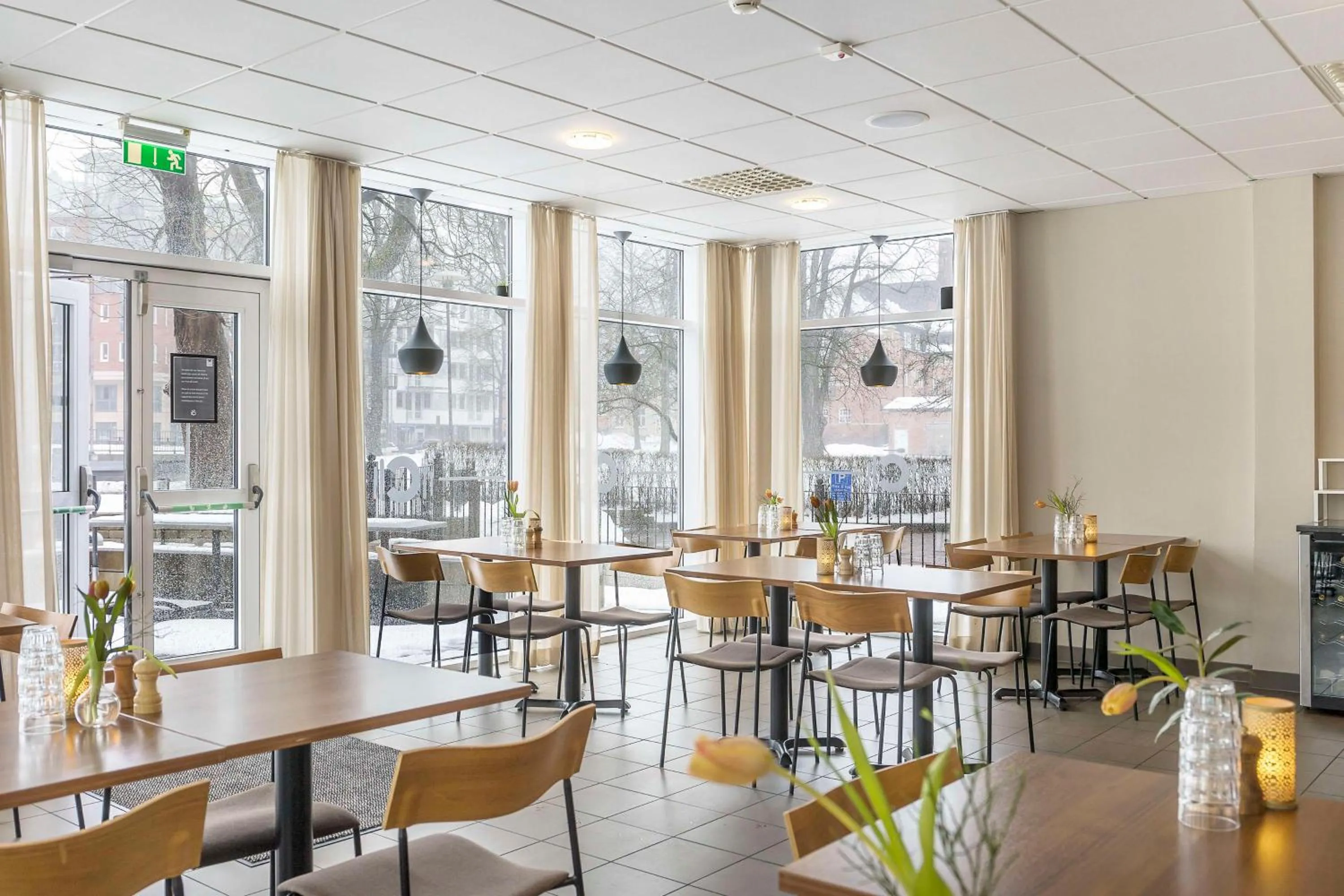 Restaurant/places to eat in Best Western Hotel River C