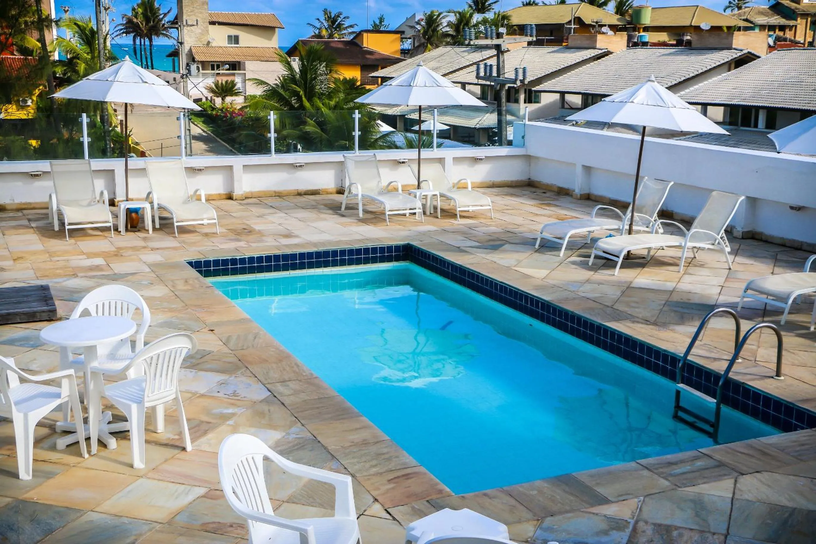 Swimming pool in Pousada Capitães do Mar