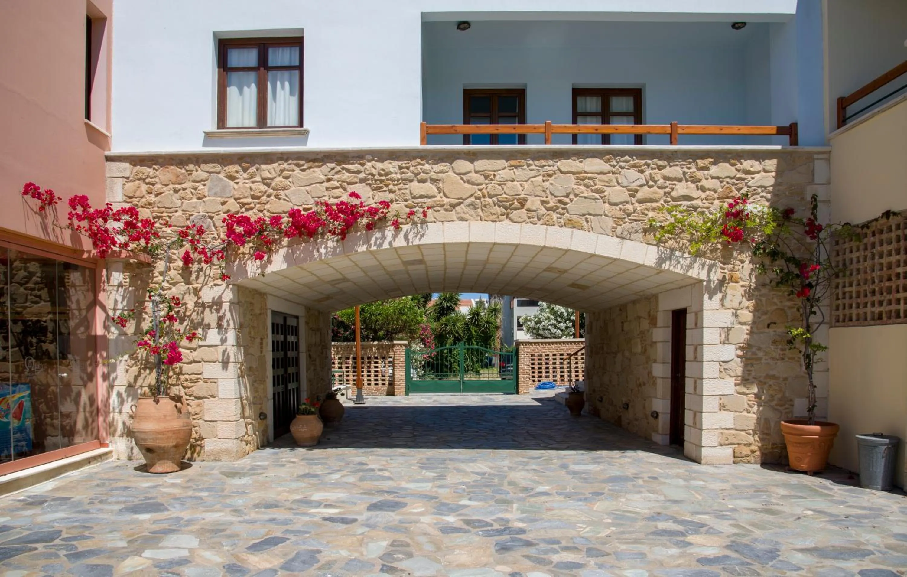 Decorative detail in Omega Platanias