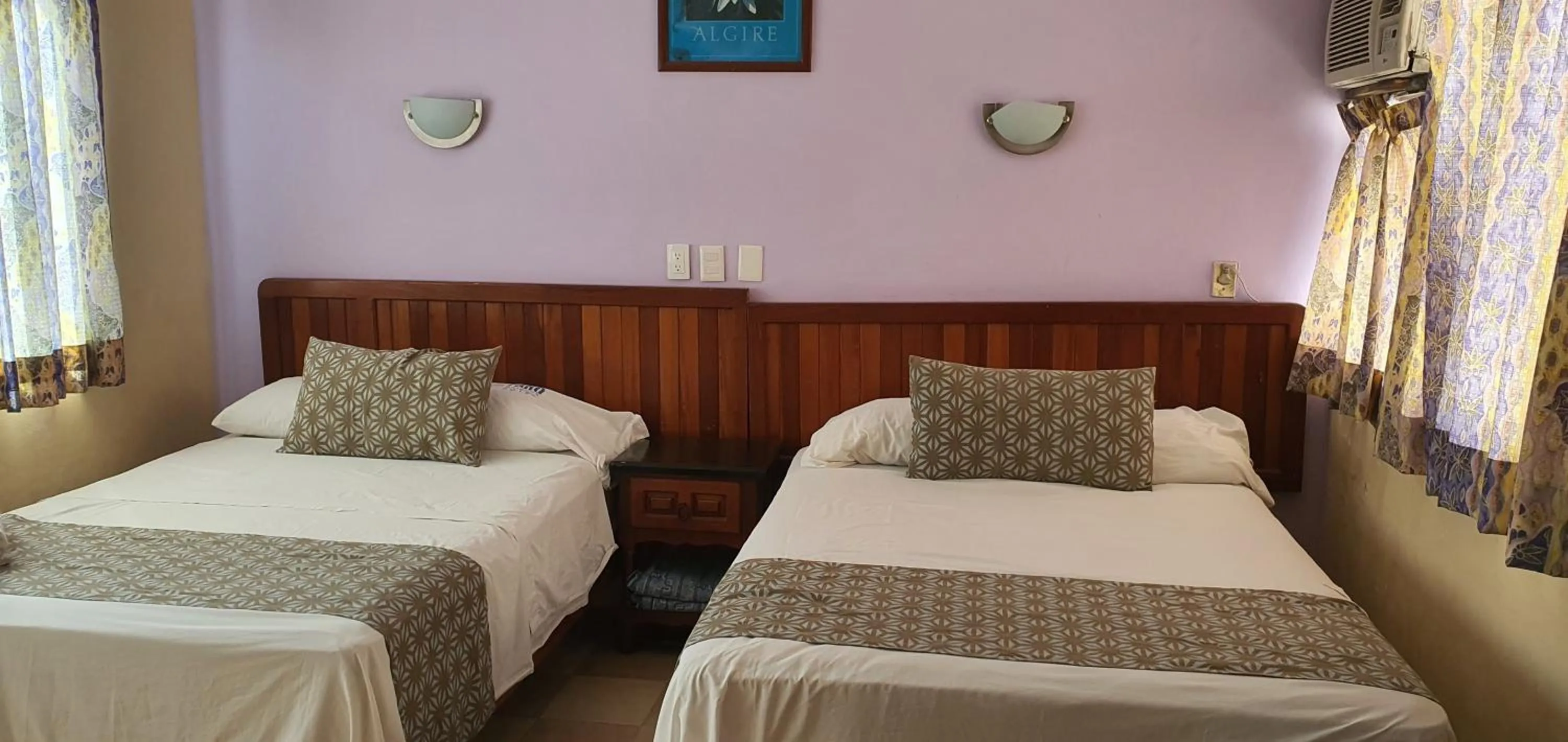 Photo of the whole room, Bed in Hotel El Faro Malecon