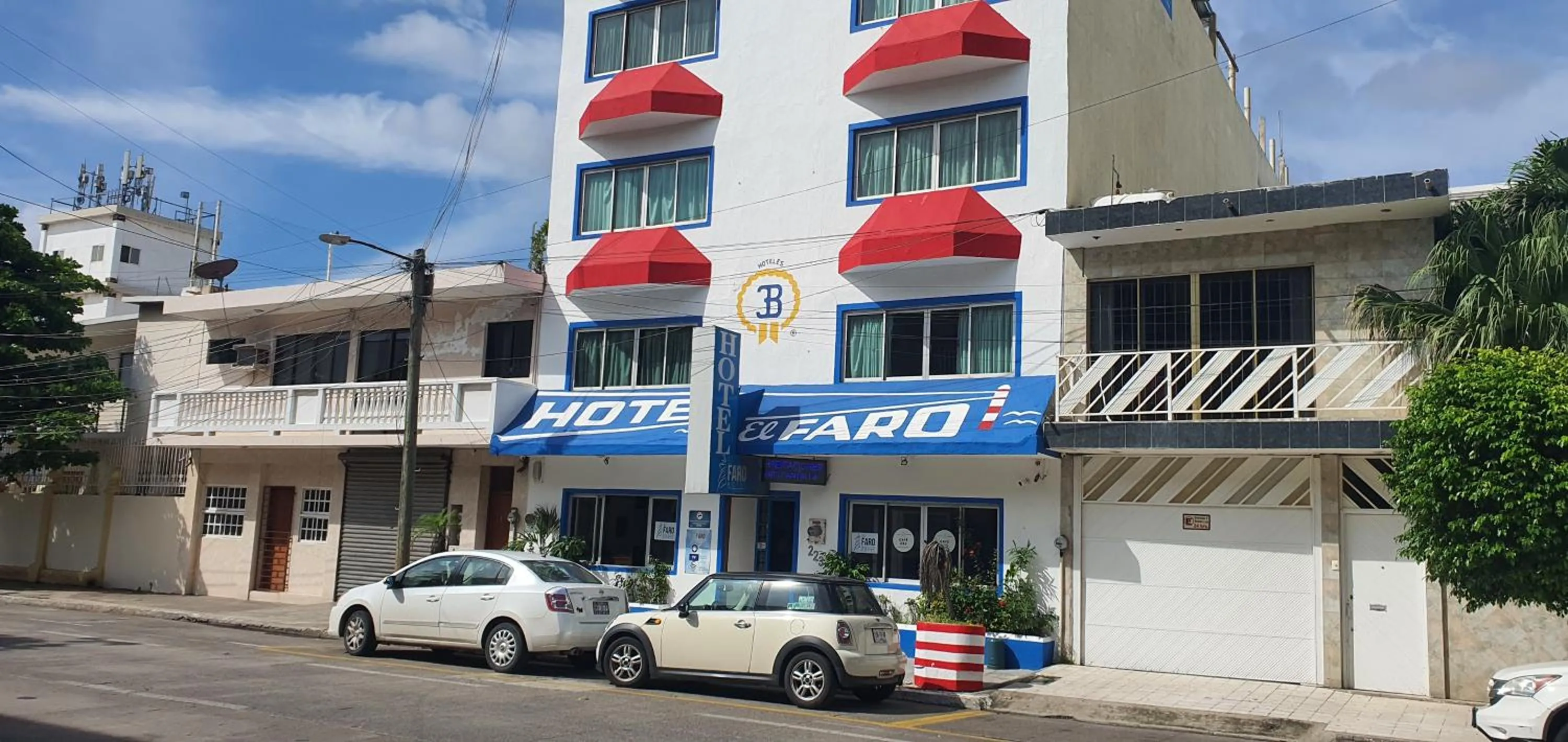 Property building in Hotel El Faro Malecon