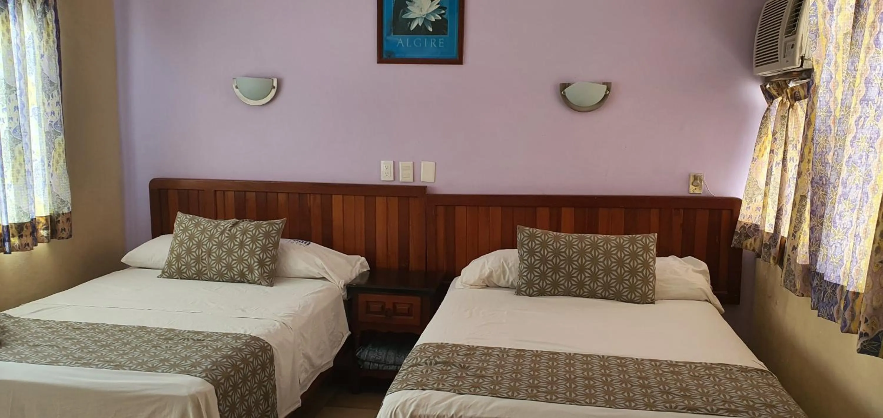 Photo of the whole room, Bed in Hotel El Faro Malecon