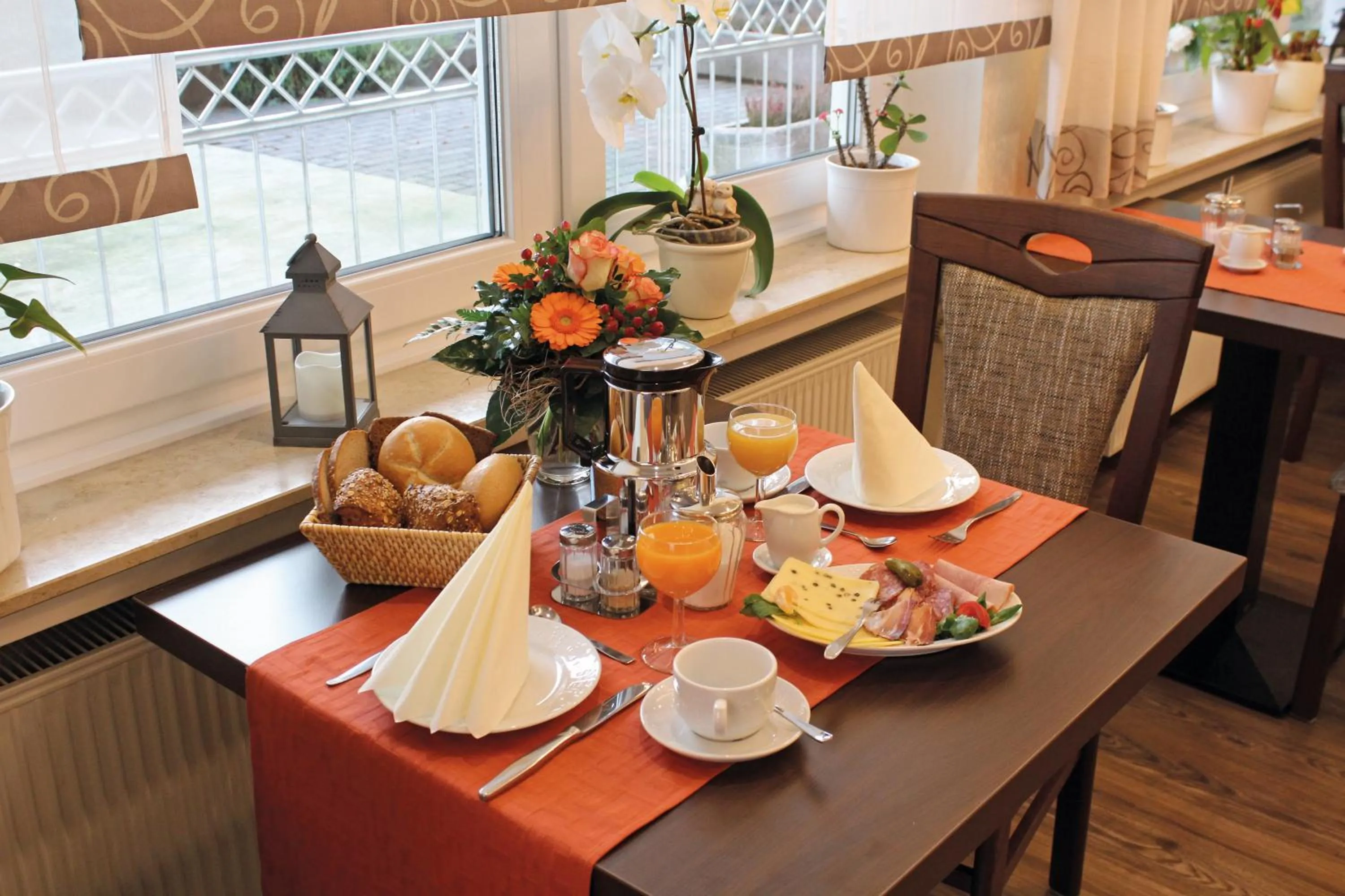 Continental breakfast in Pension Haus Waldfrieden, MeineCardPlus inklusive