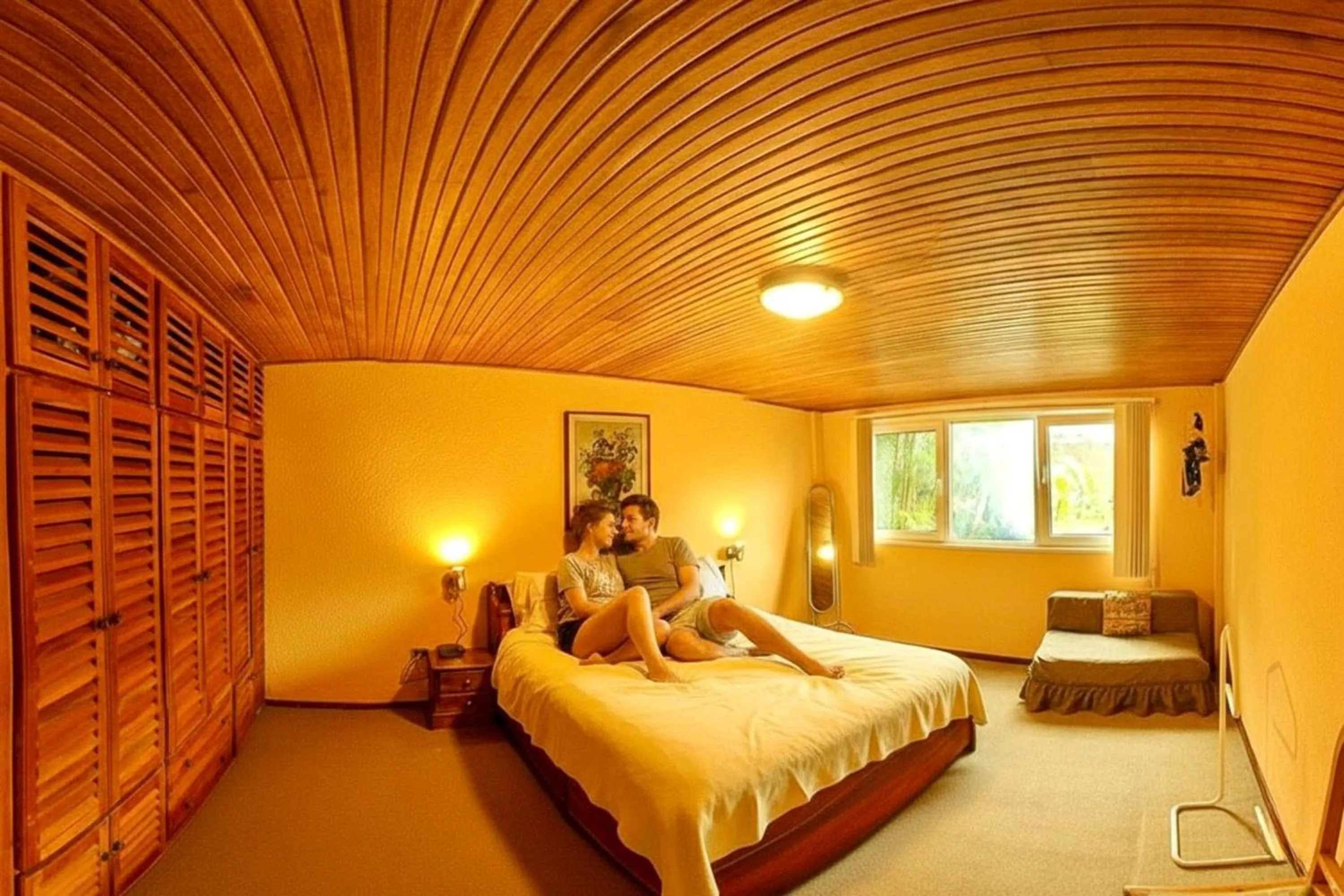 People, Bed in La Casa del Molino Blanco B&B