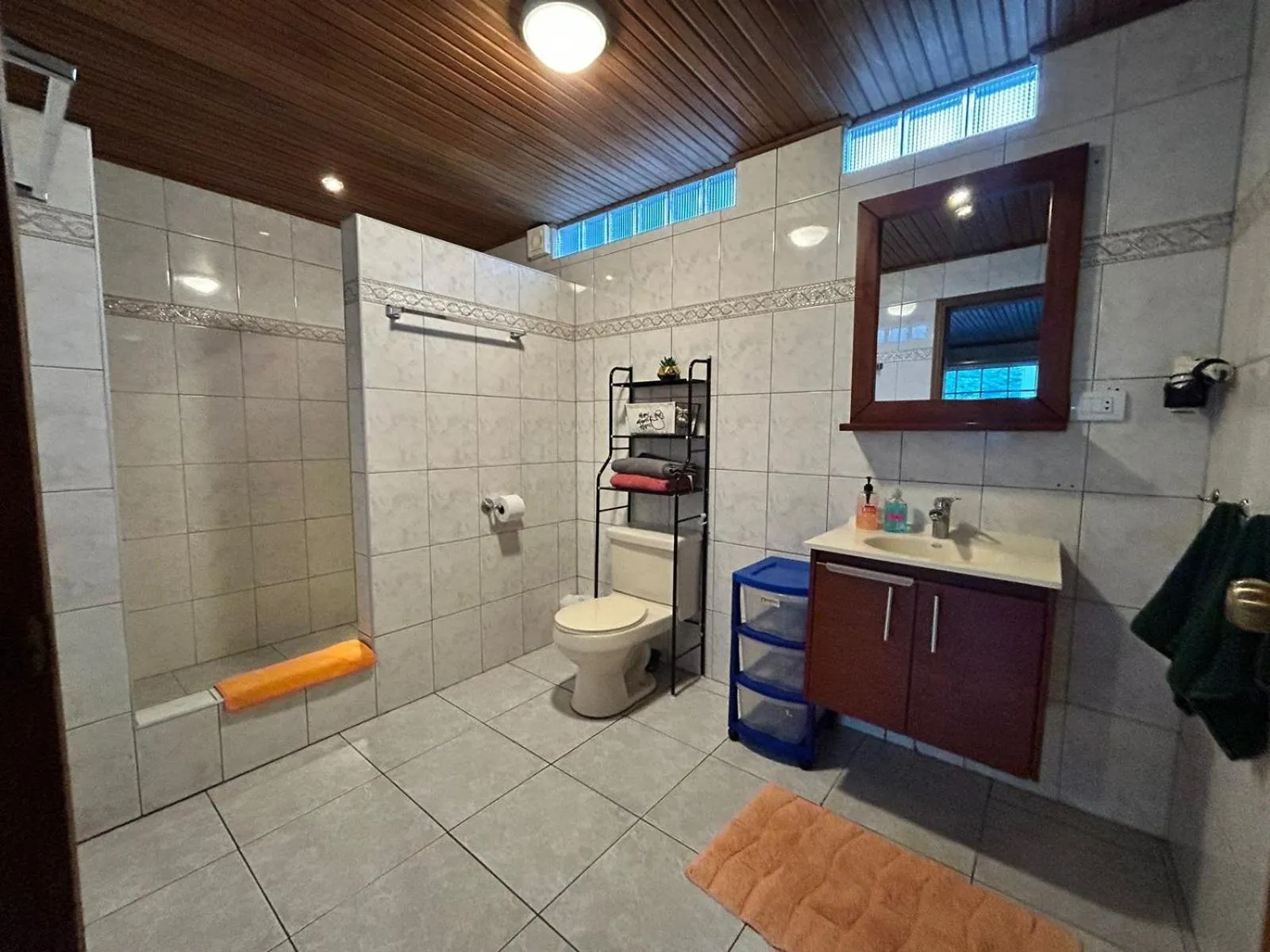 Shower in La Casa del Molino Blanco B&B