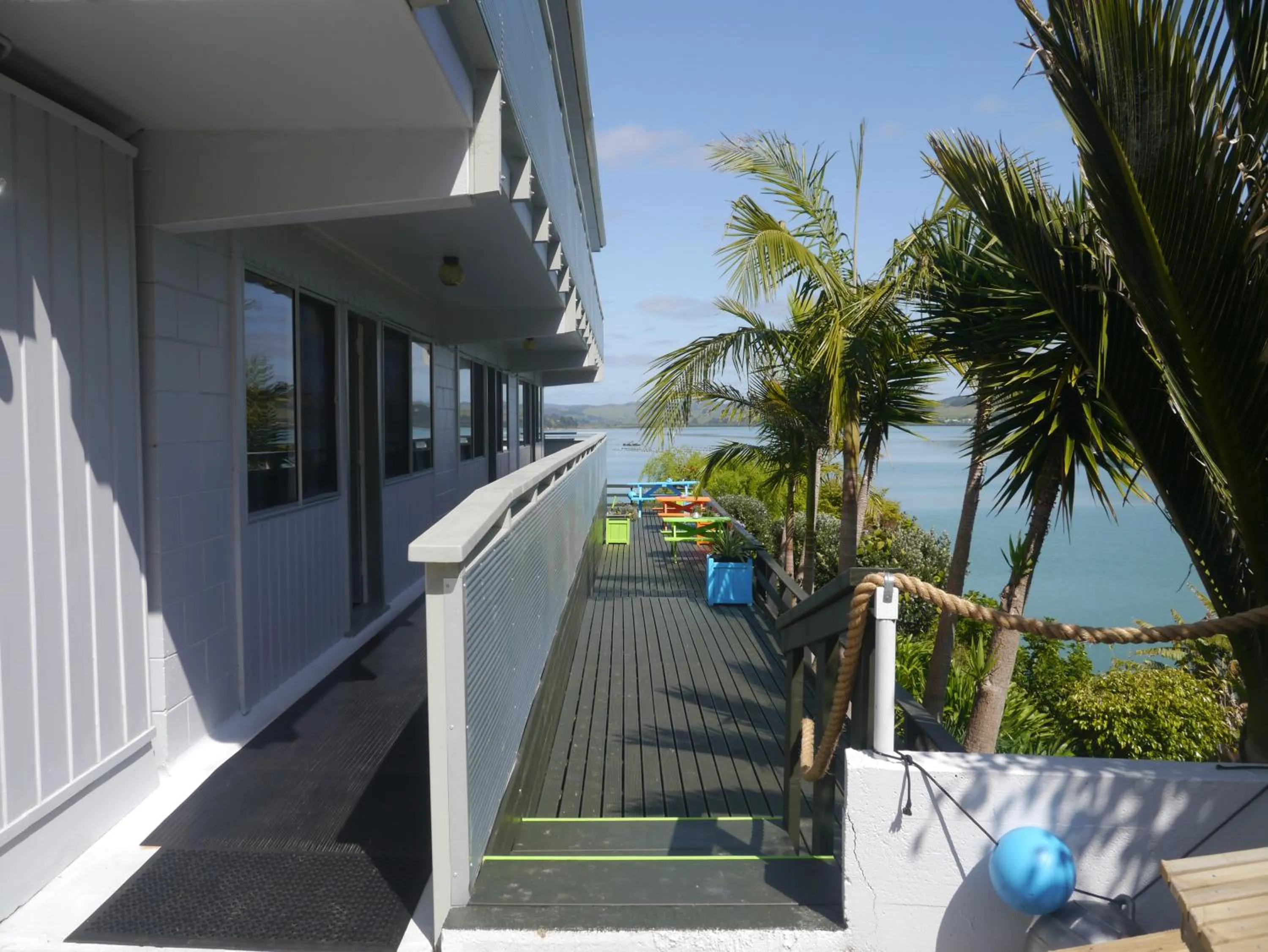 BBQ facilities in Pacific Harbour Lodge