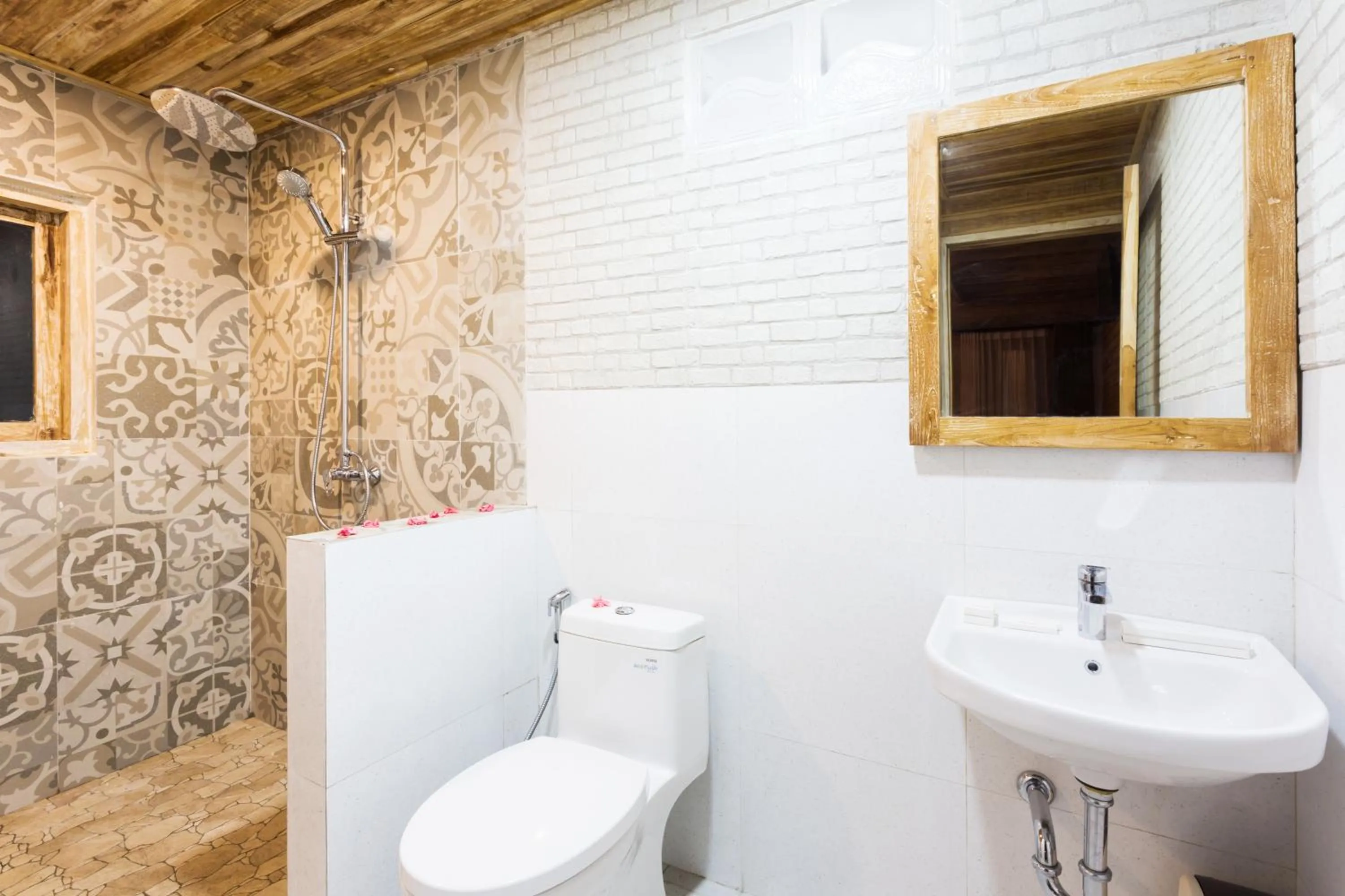 Shower in The Dewi Premier Nusa Penida