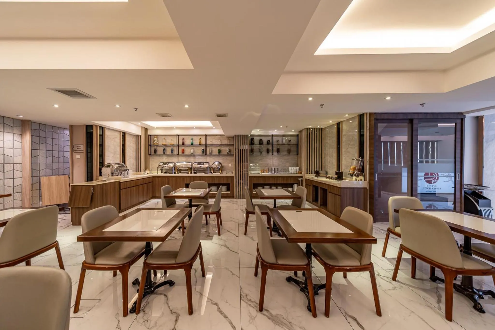 Restaurant/places to eat in Edoya Hotel Ben Thanh