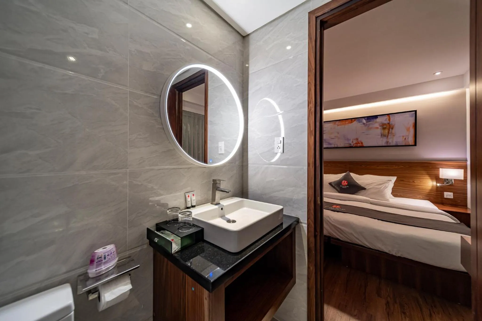Bathroom, Bed in Edoya Hotel Ben Thanh