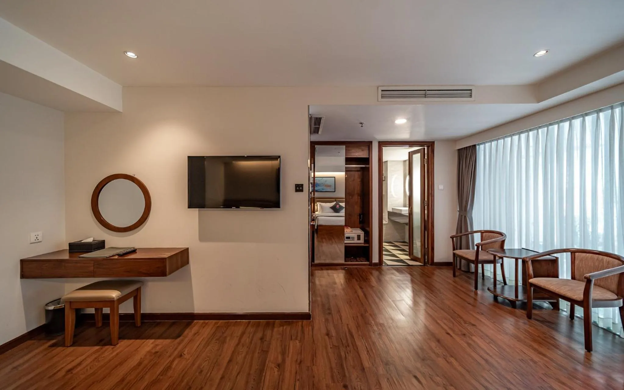 TV and multimedia in Edoya Hotel Ben Thanh