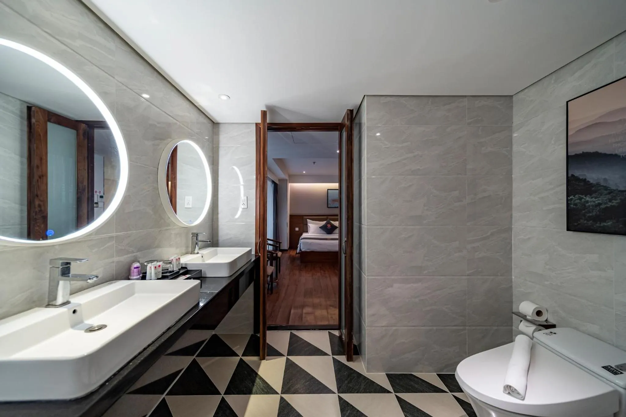 Shower in Edoya Hotel Ben Thanh