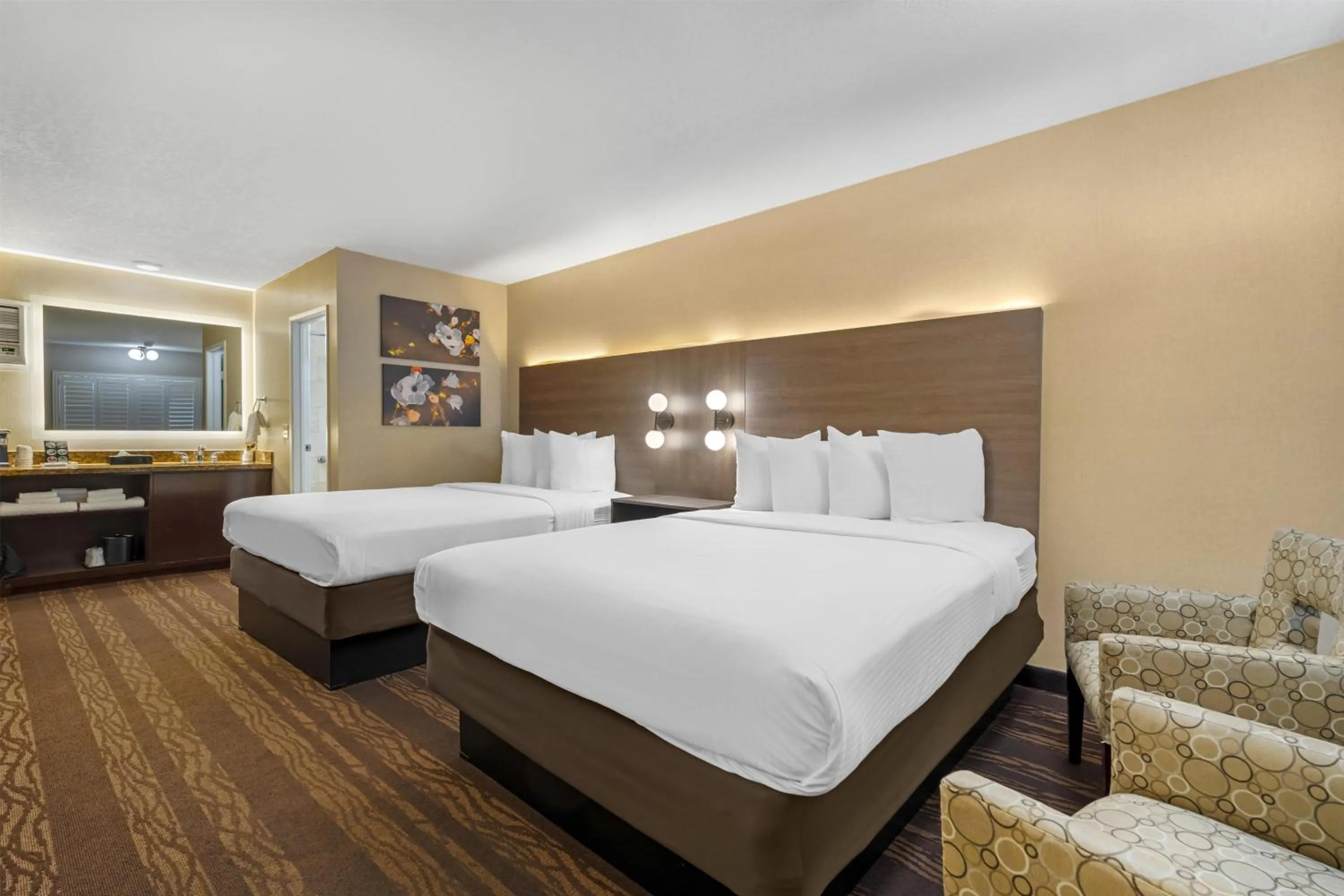 Bedroom, Bed in Best Western Plus Stovall's Inn