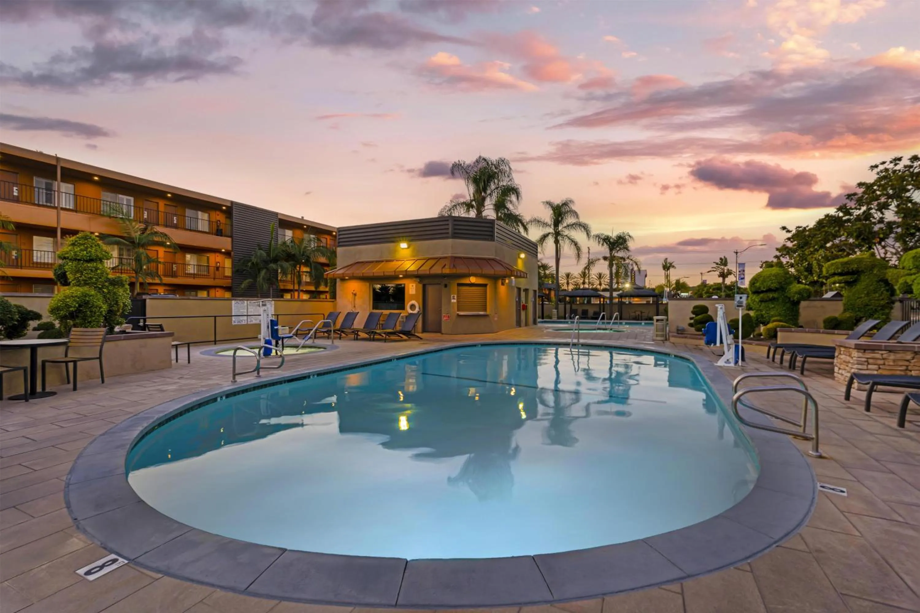 Pool view in Best Western Plus Stovall's Inn