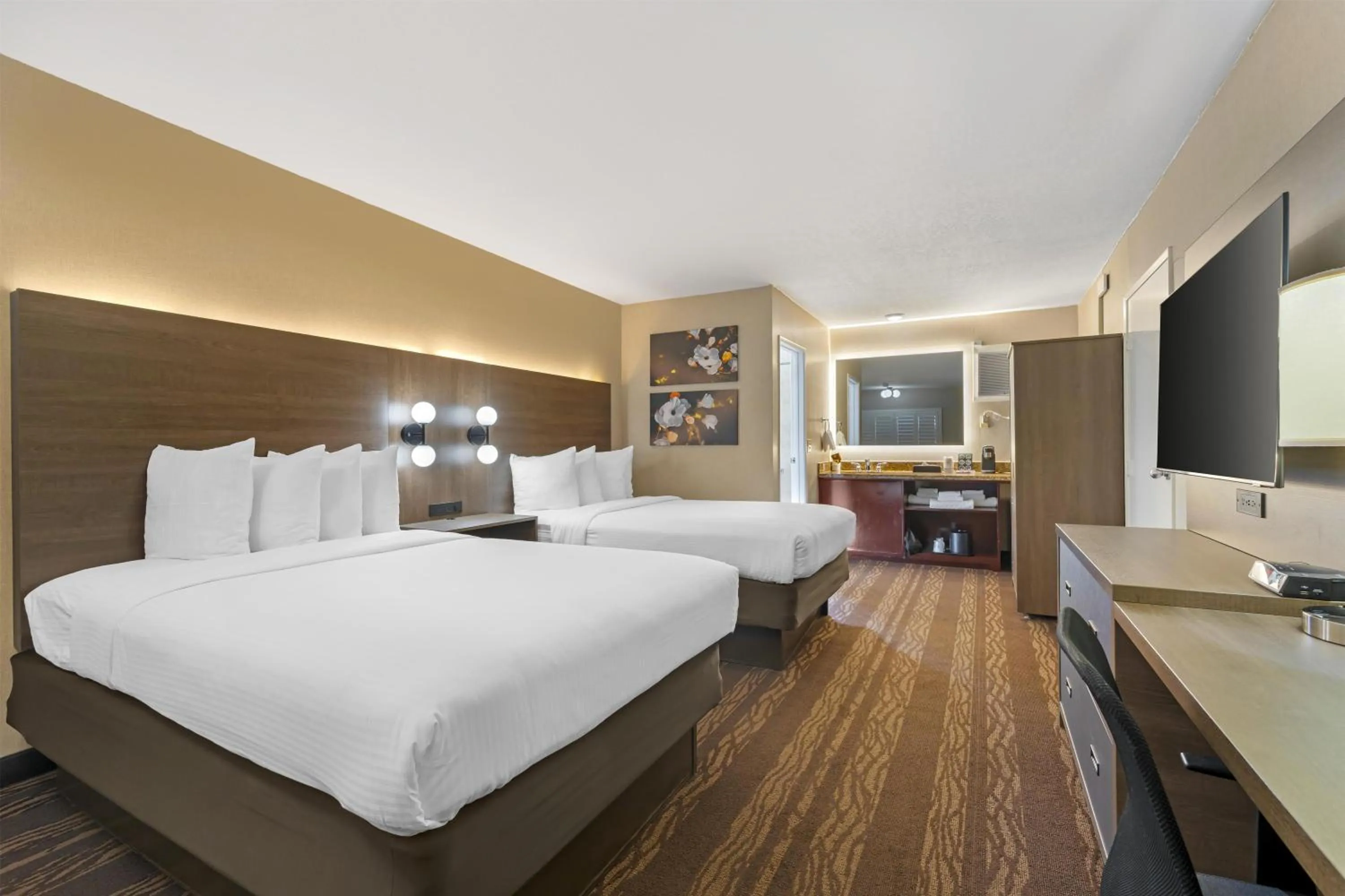 Bedroom, Bed in Best Western Plus Stovall's Inn