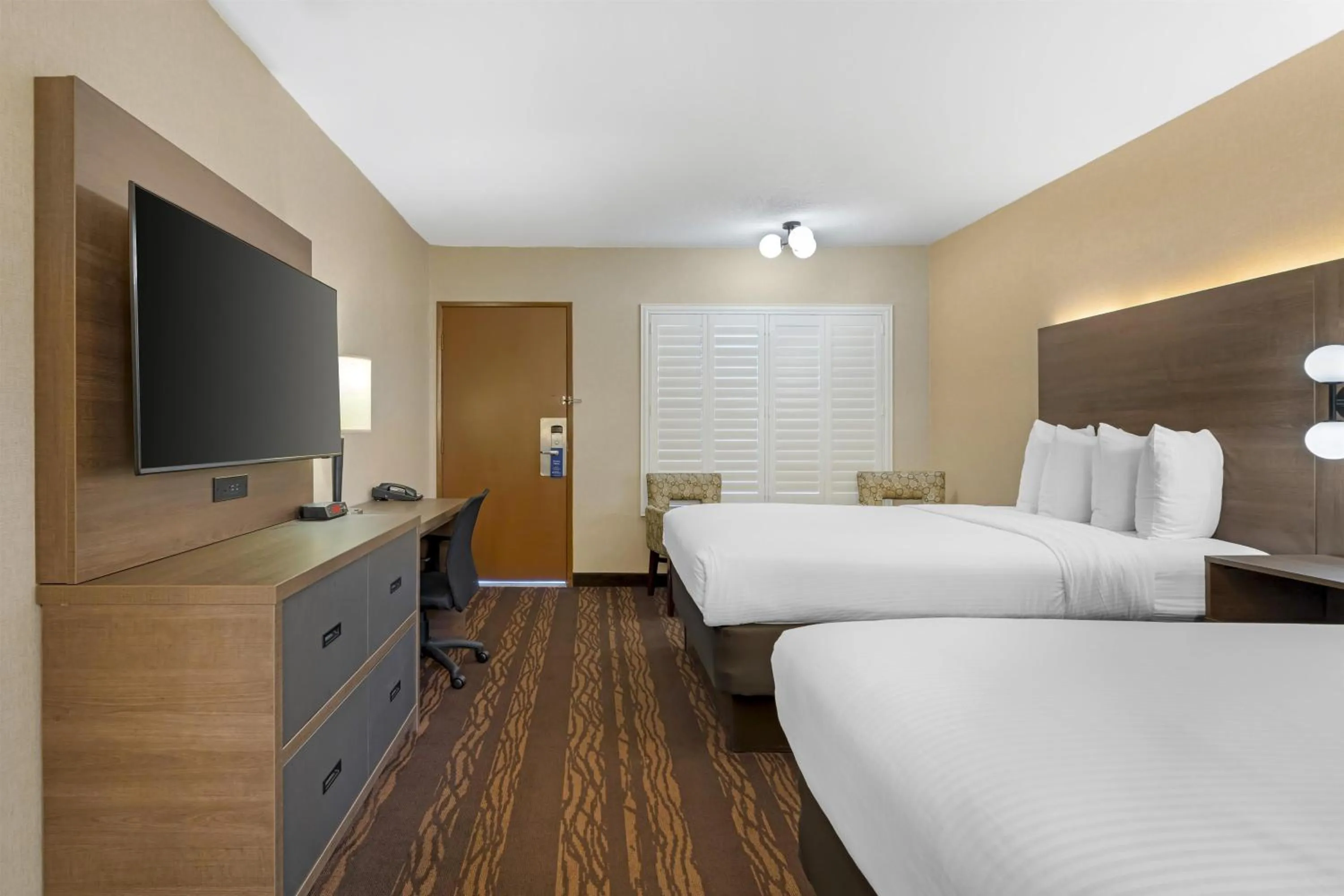 Bedroom, Bed in Best Western Plus Stovall's Inn