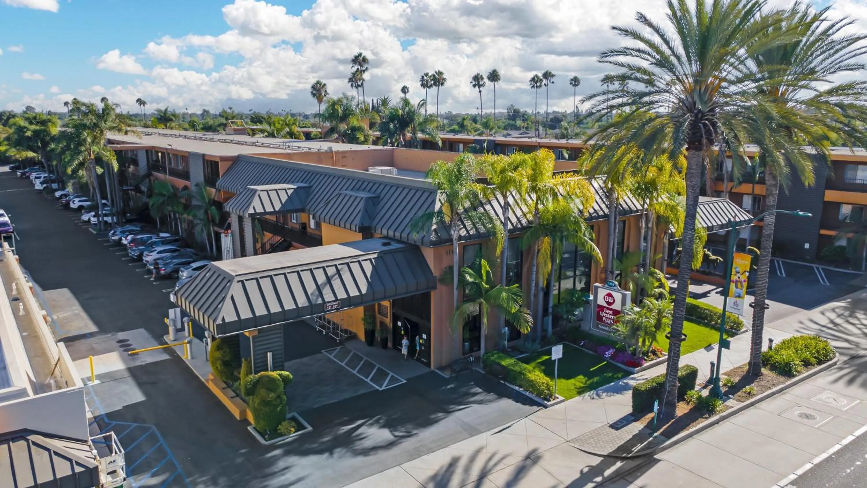 Property building in Best Western Plus Stovall's Inn