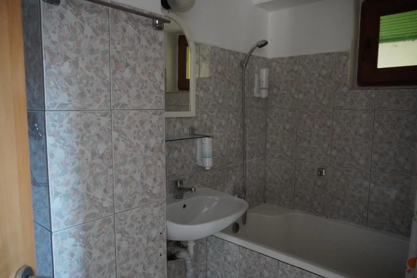 Bathroom in Pensiunea Kalinder