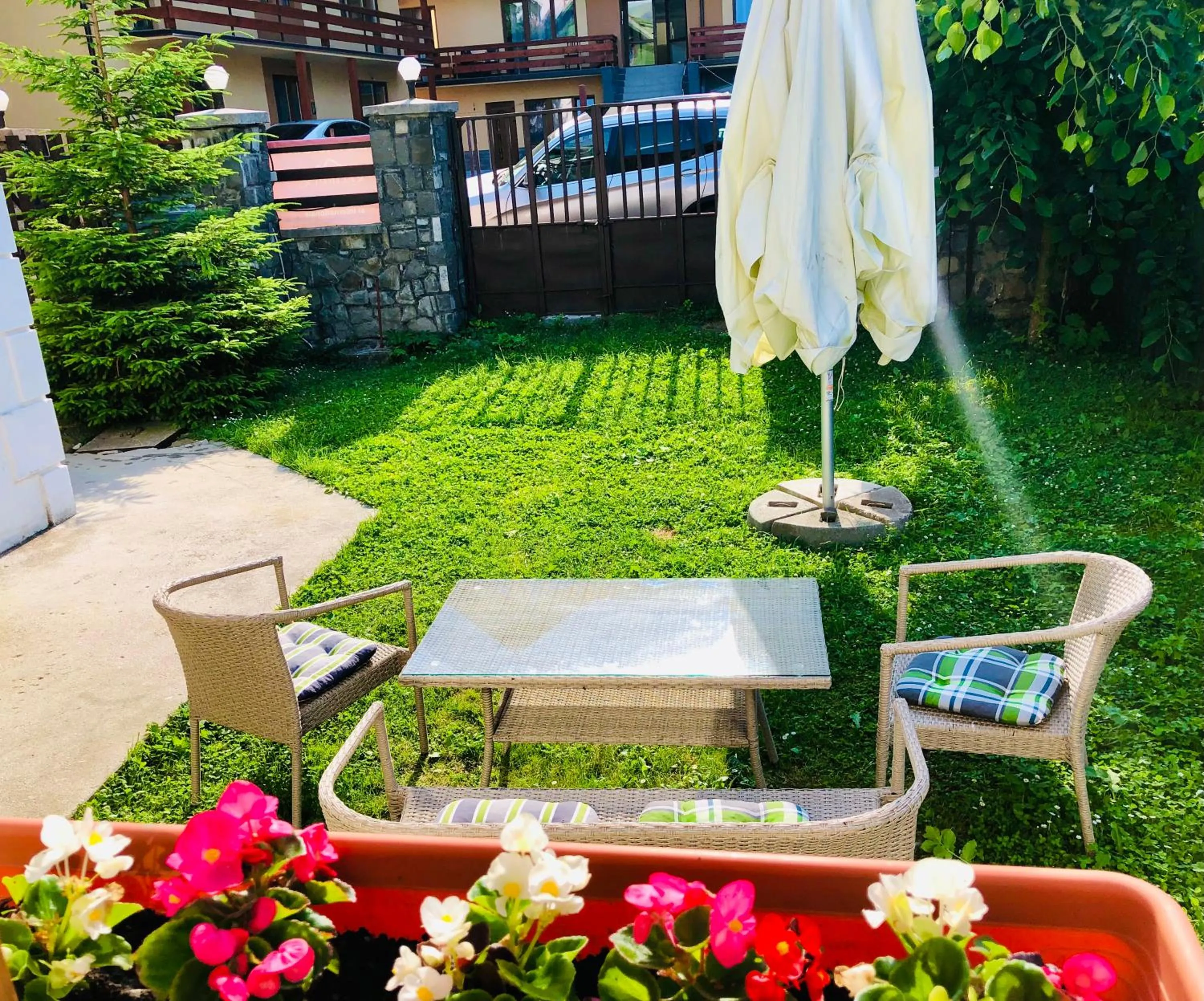 Garden view in Pensiunea Kalinder